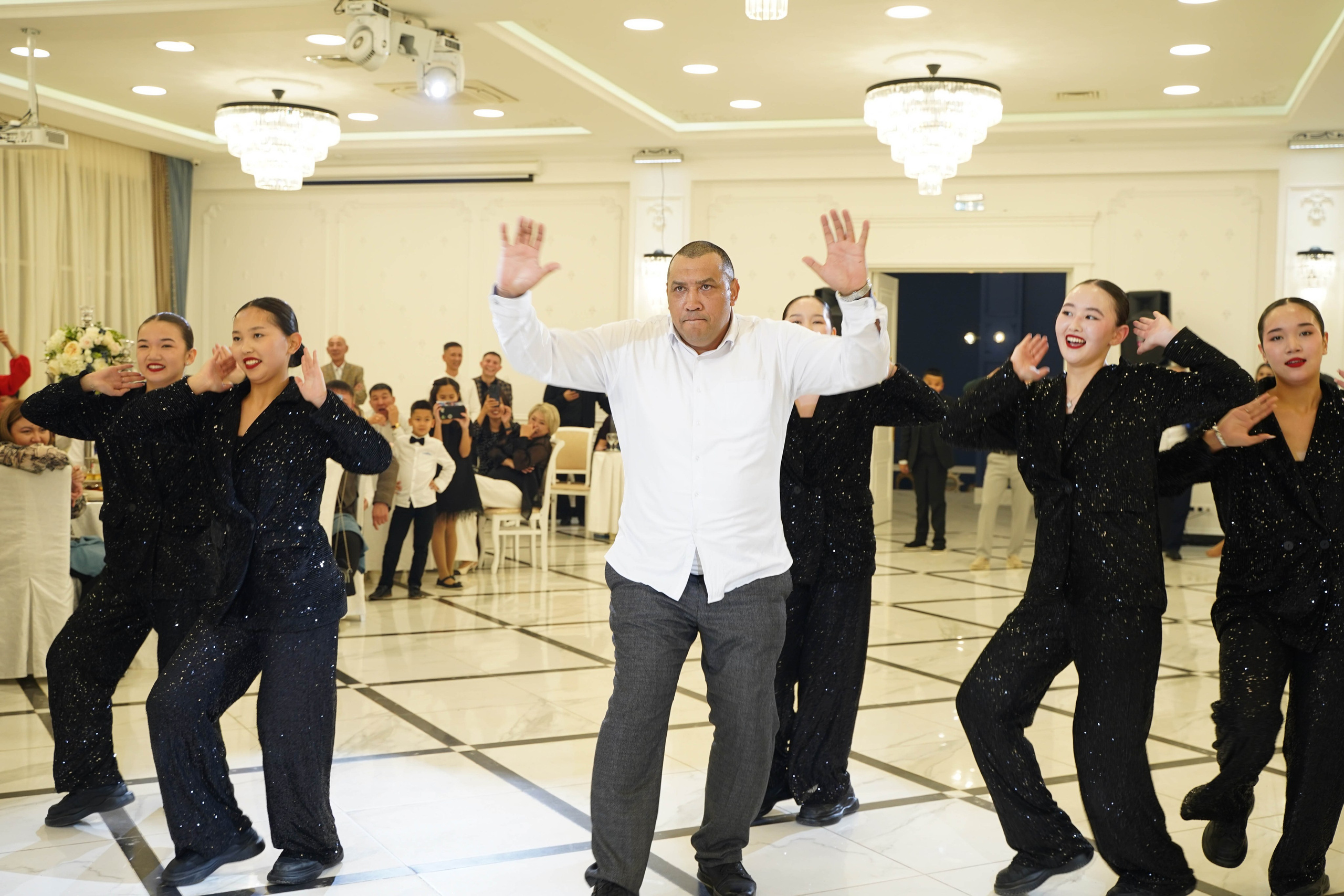 Эльнар Азалия. Фото и видео для вас в Астрахани!