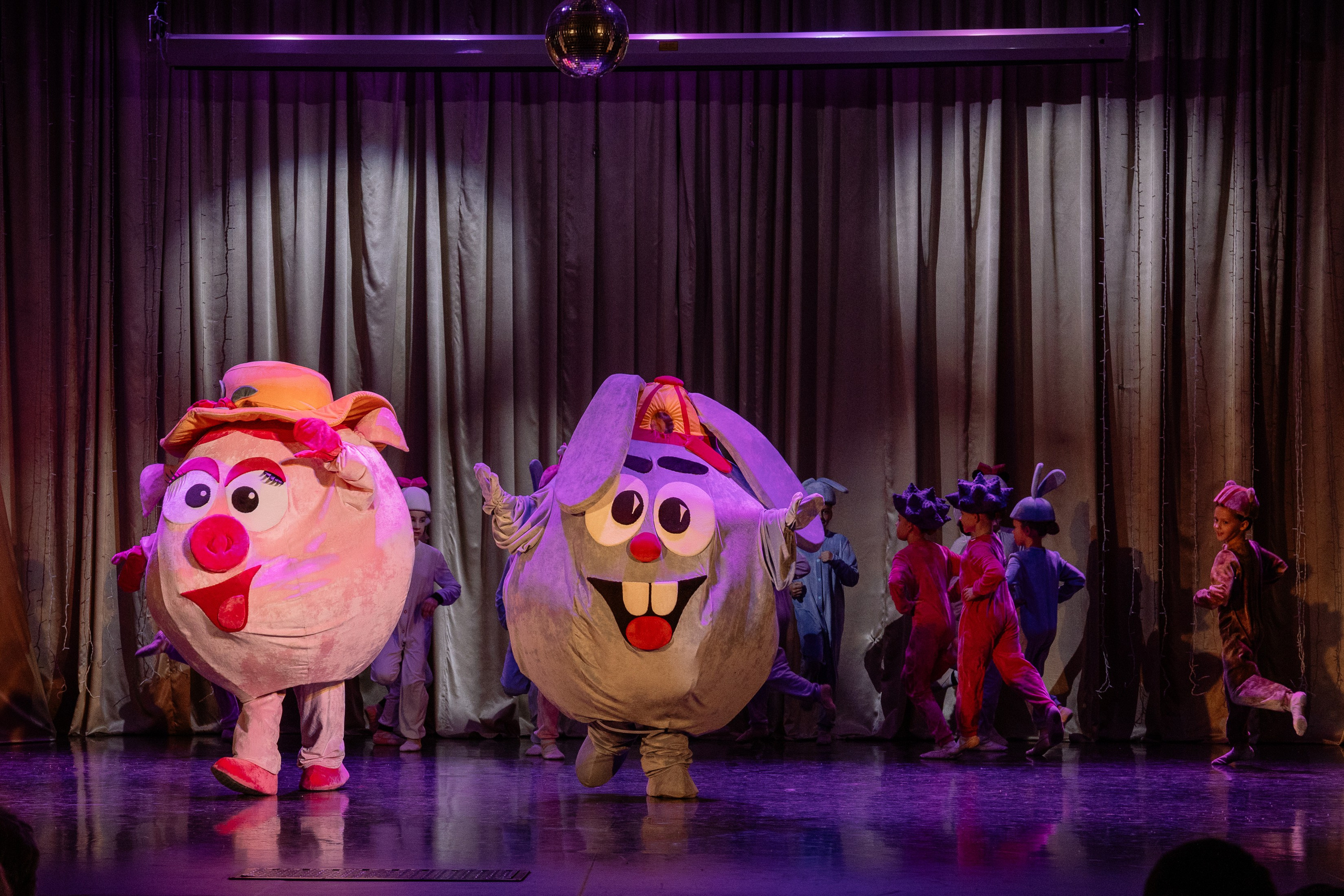 Сибирские узоры ДК Ефремова. Фотограф Юлия Мальцева