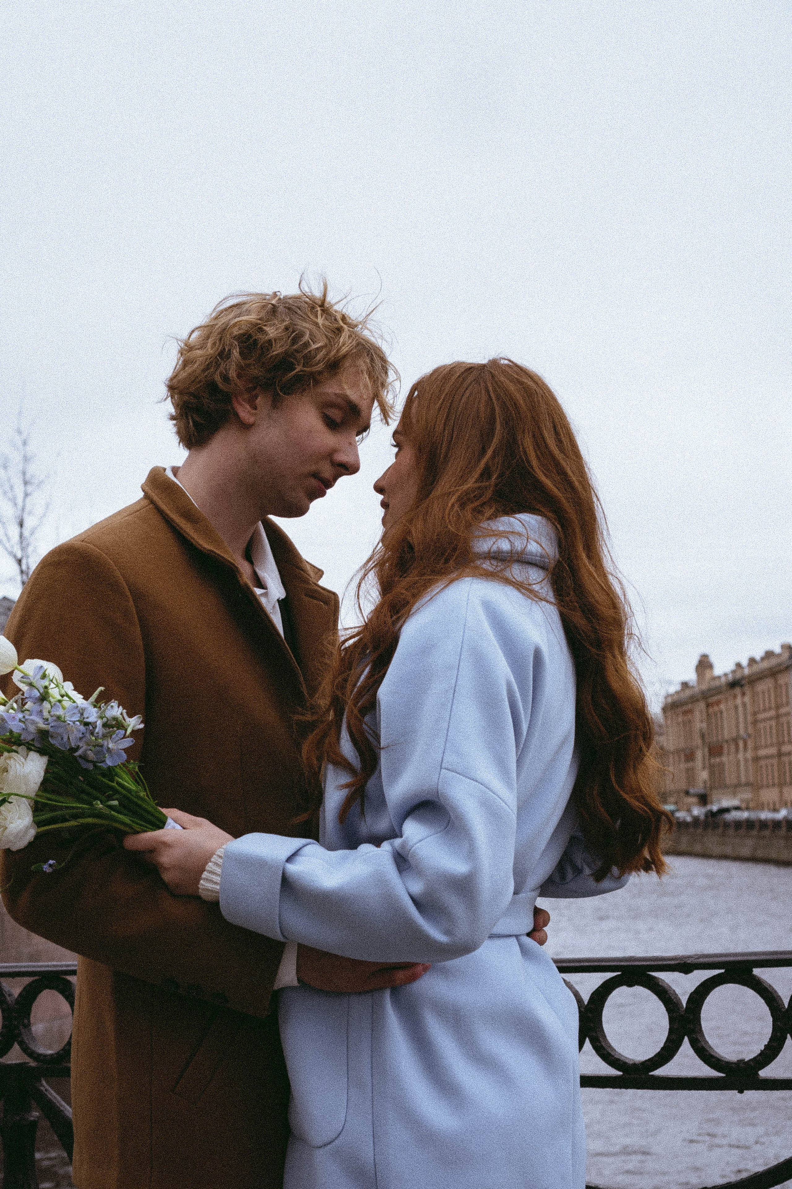 СВАДЕБНАЯ СЬЕМКА В ОТЕЛЕ. СБОРЫ ЖЕНИХА И НЕВЕСТЫ И ТАКЖЕ ТОР И ПОДГОТОВКА К ПРОГУЛКЕ И ПРОГУЛКА ПО ПЕТРОГРАДКЕ. Профессиональный фотограф, Санкт-Петербург — Виктория Богомолова