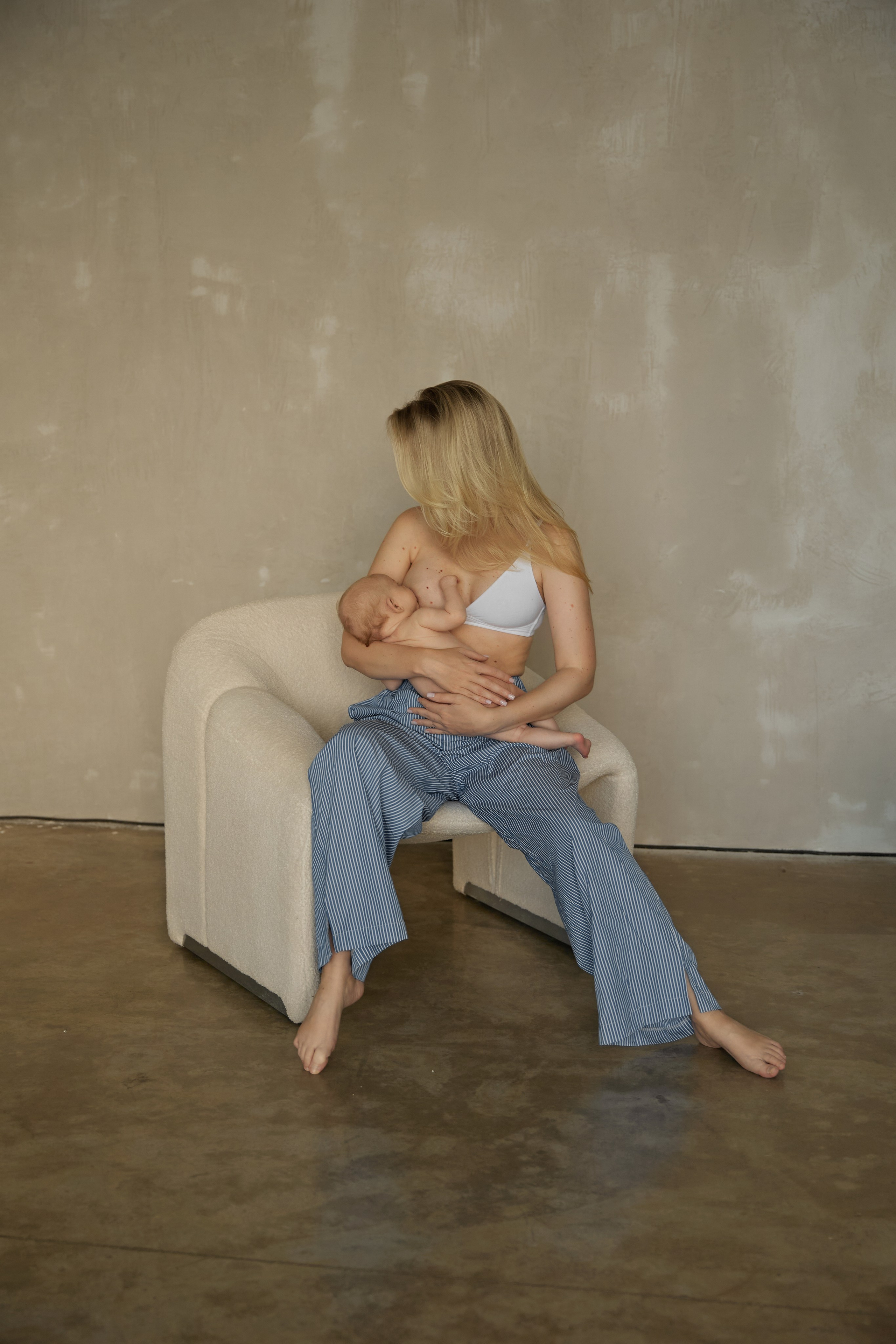 Мария с малышкой. Фотограф женского портрета, беременности и материнства Харькова Елена