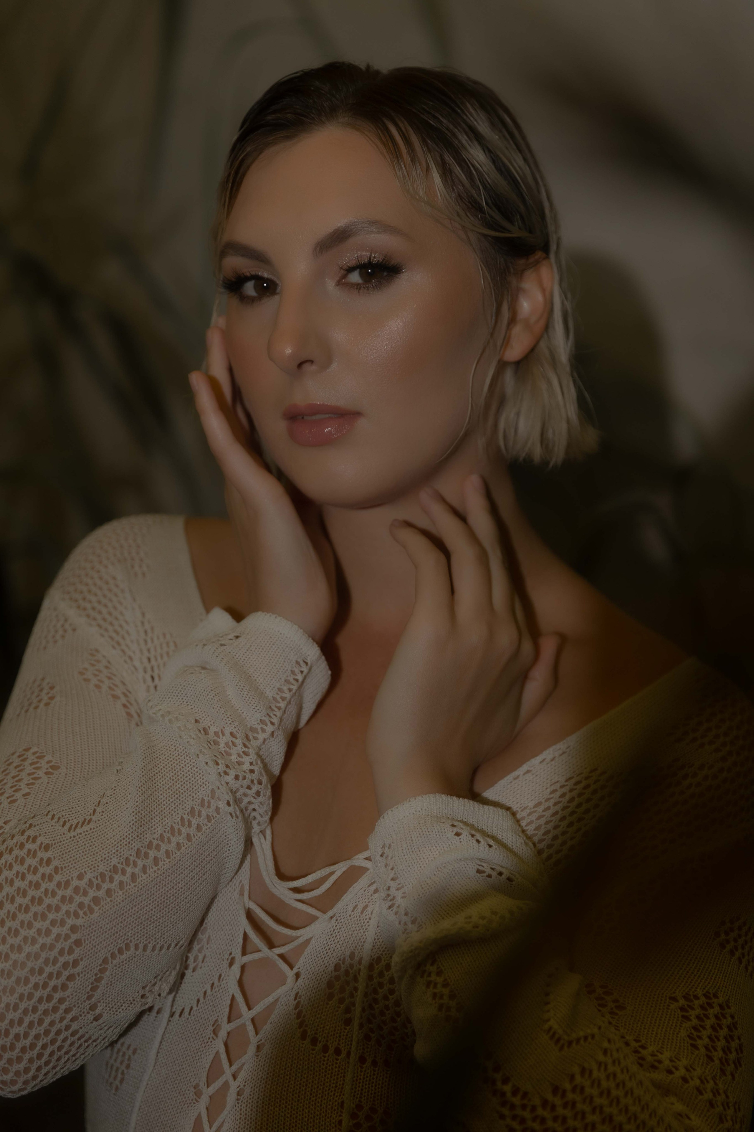 Настя. Я Ира и я фотографирую свадьбы более 10 лет