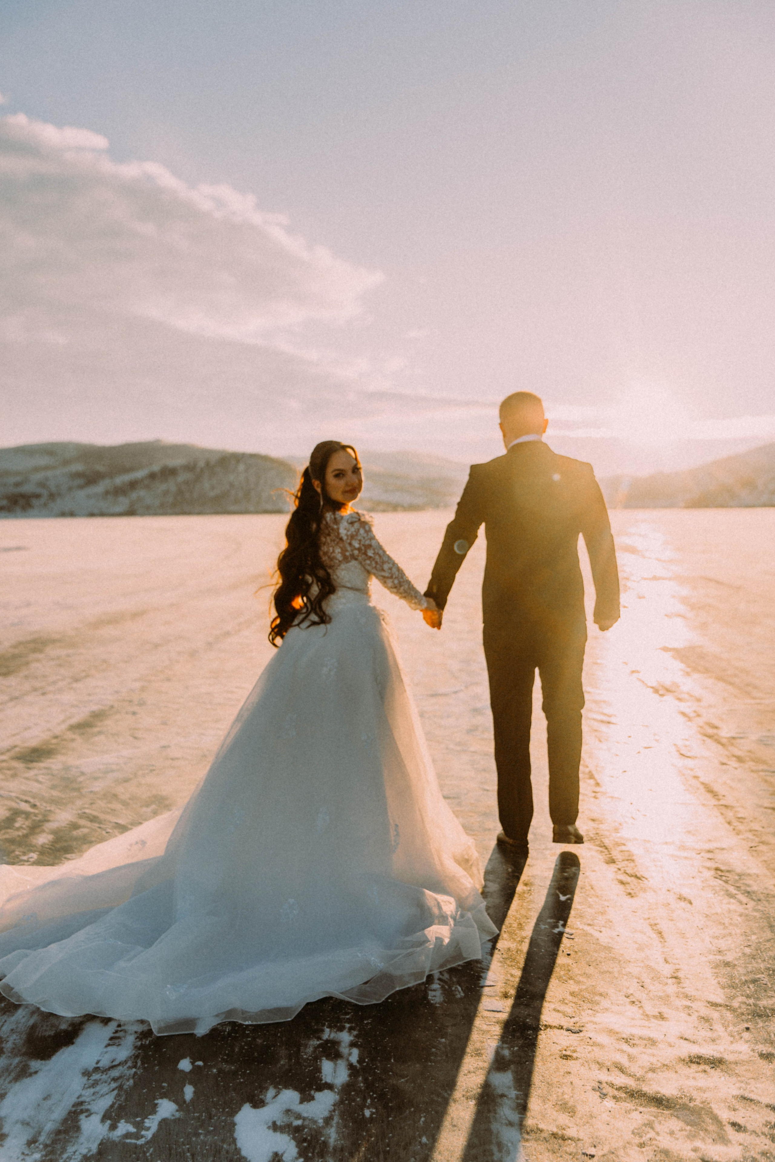 Свадебная зимняя съемка на Байкале. Главная