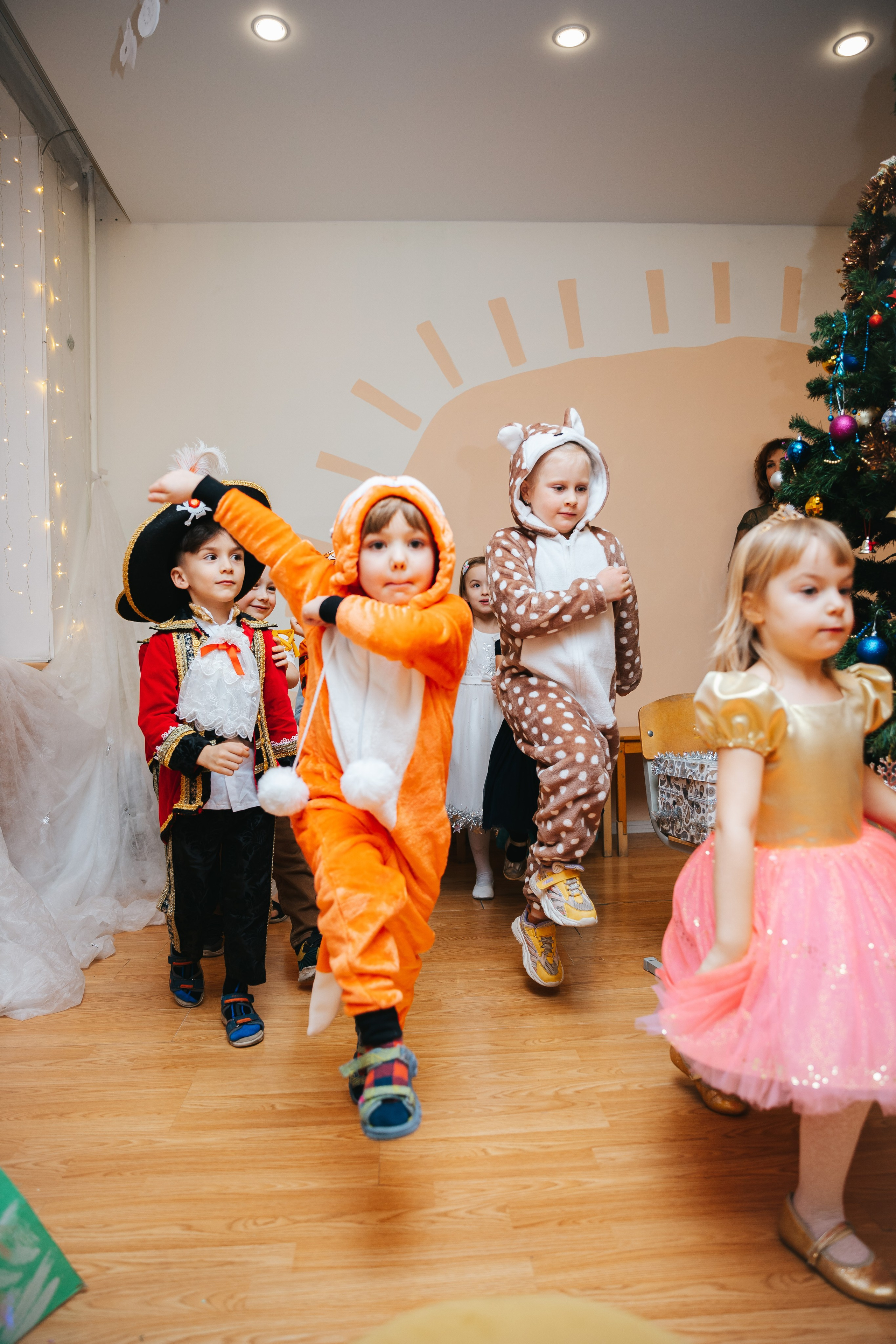 Новогодний утренник в Монтессори-садике. Семейный lifestyle фотограф в Санкт-Петербурге Людмила Пахомова