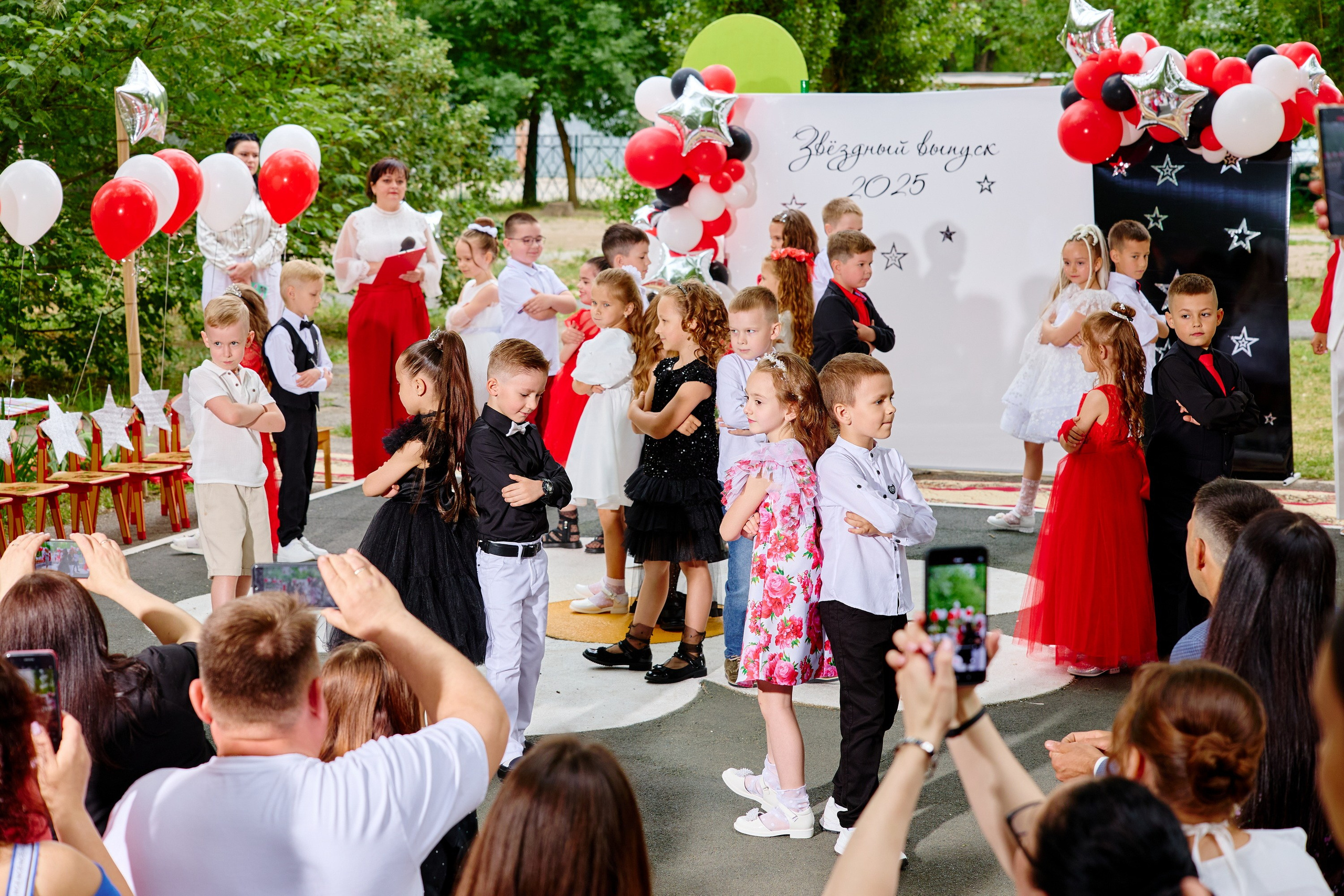 Выпускной 45 сад. Фотограф Выпускные альбомы Таганрог Сергей Коробченко