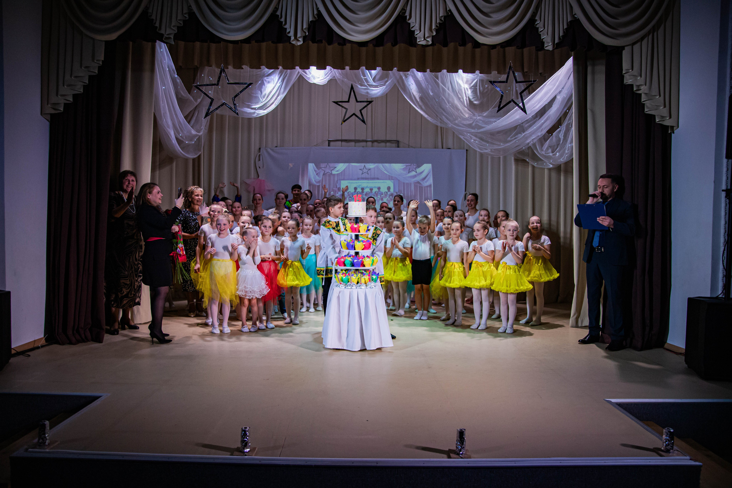 «Конфетти» Юбилейный концерт «Твори Добро». Фотограф Дарья Маташкова