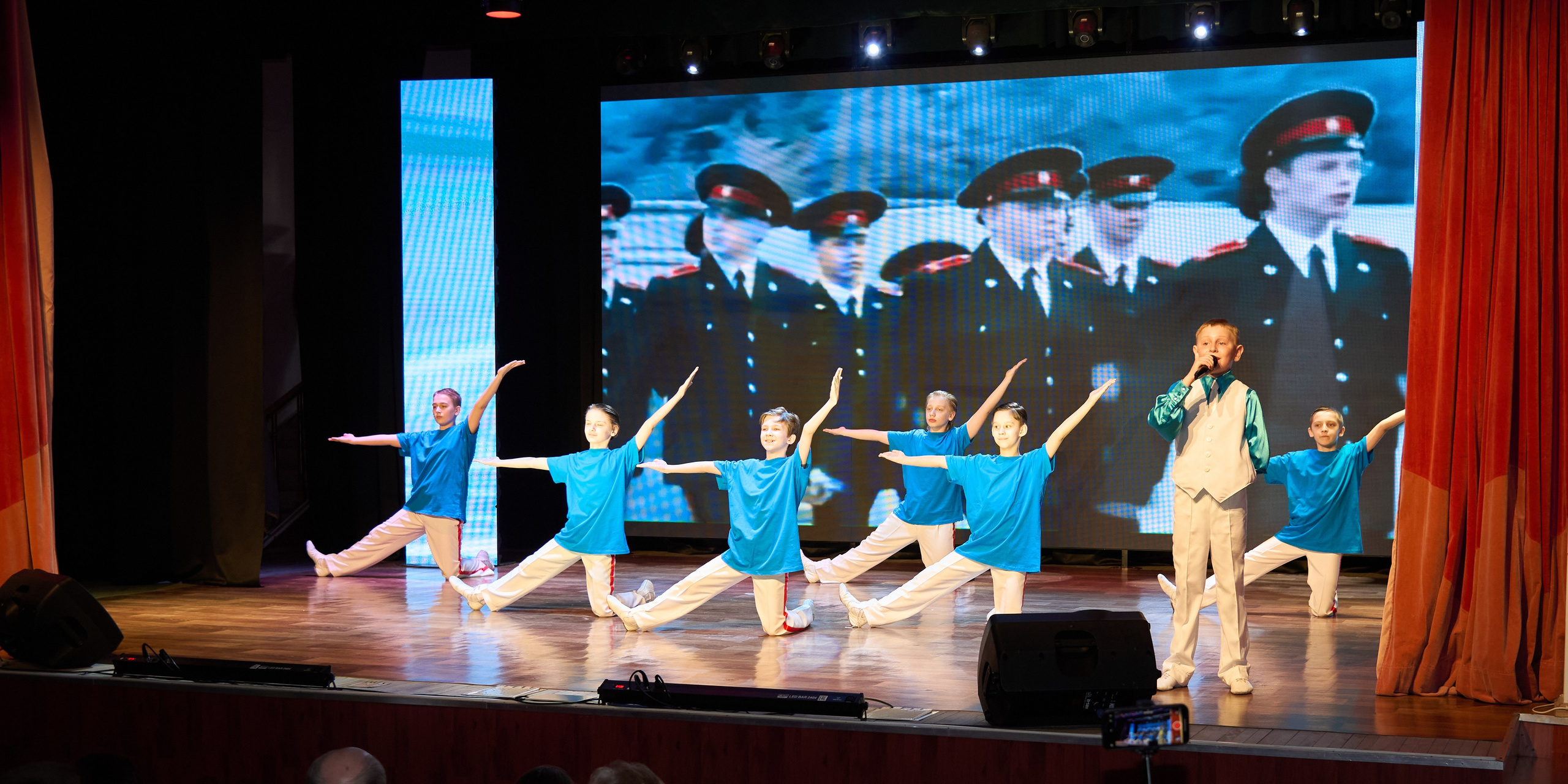 Концерт учащихся ДШИ № 18 «Мы делаем выбор сами». [fXph] Фотограф Масликов Илья. Съёмка мероприятий в Ленинске-Кузнецком