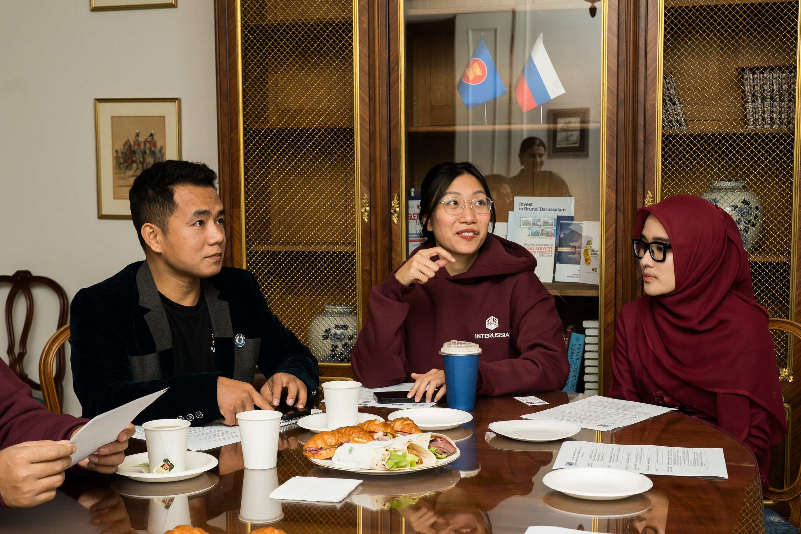 Встреча, программа стажировок InteRussia для иностранных специалистов по энергетике из стран АСЕАН. Главная