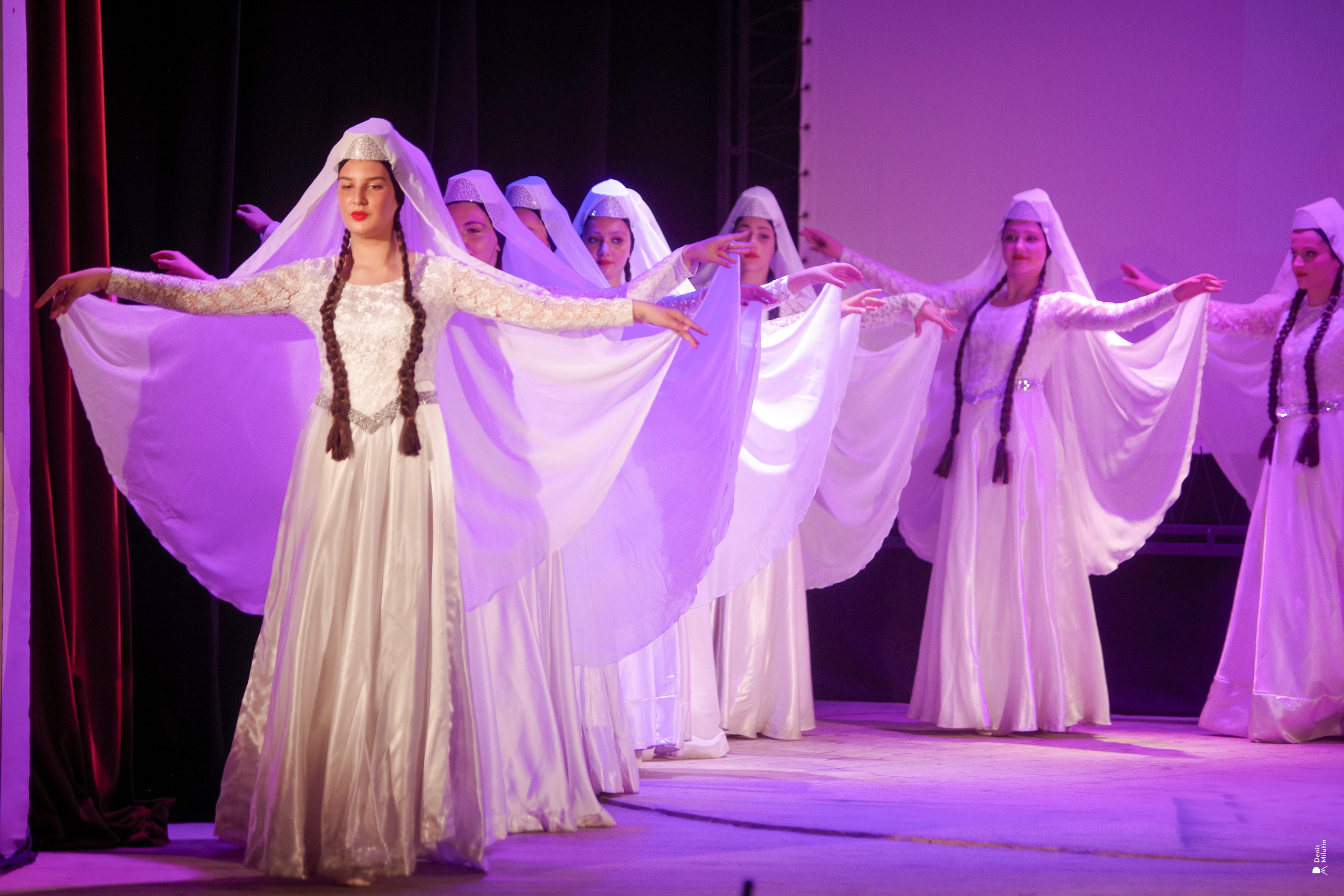 Танцы в прекрасном Они. Портретный фотограф Денис Милютин