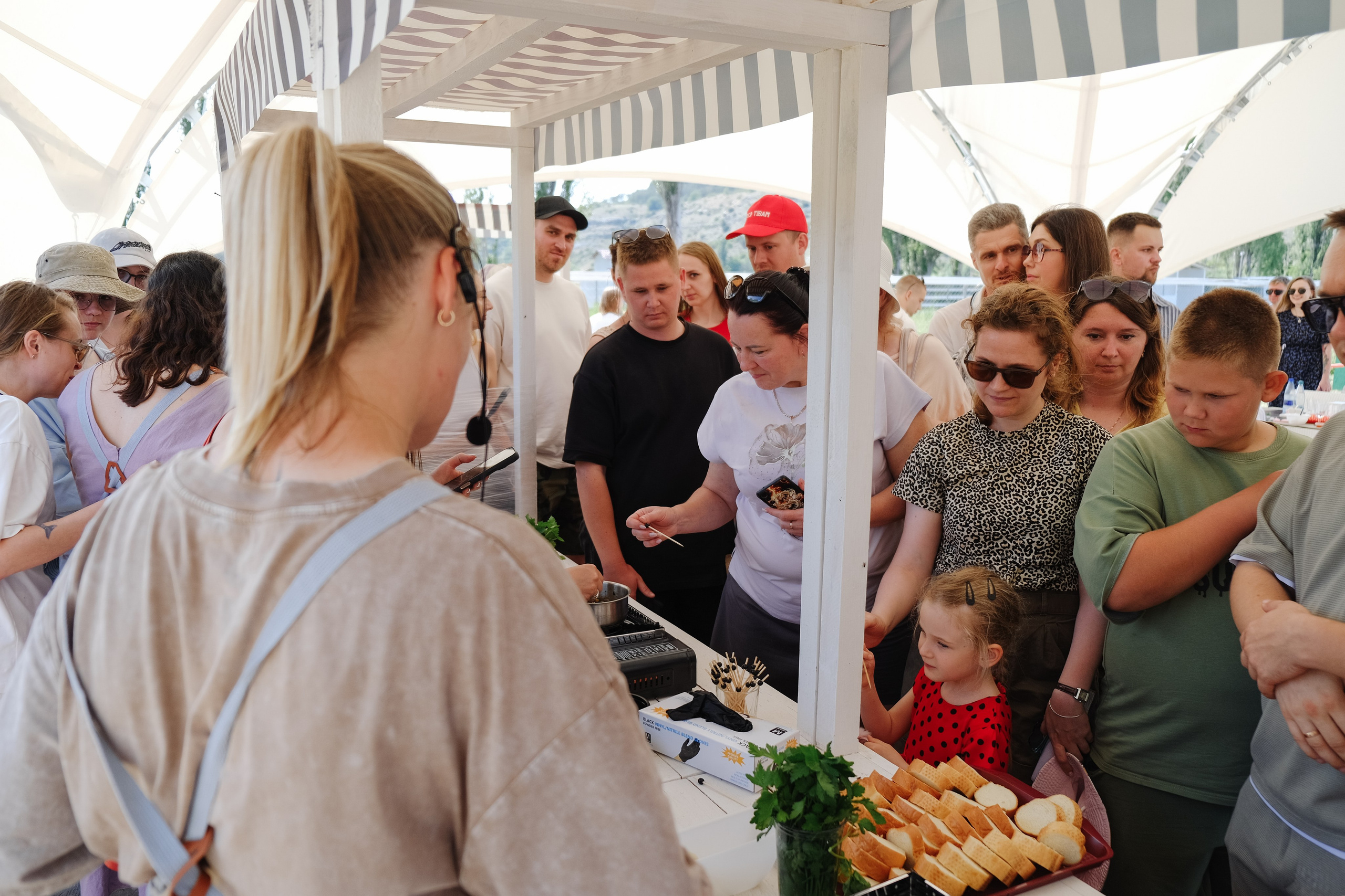 Репортаж на ферме. Профессиональная фотосъемка в Крыму. Натуральные эмоции и живые кадры. Забронируйте дату прямо сейчас!