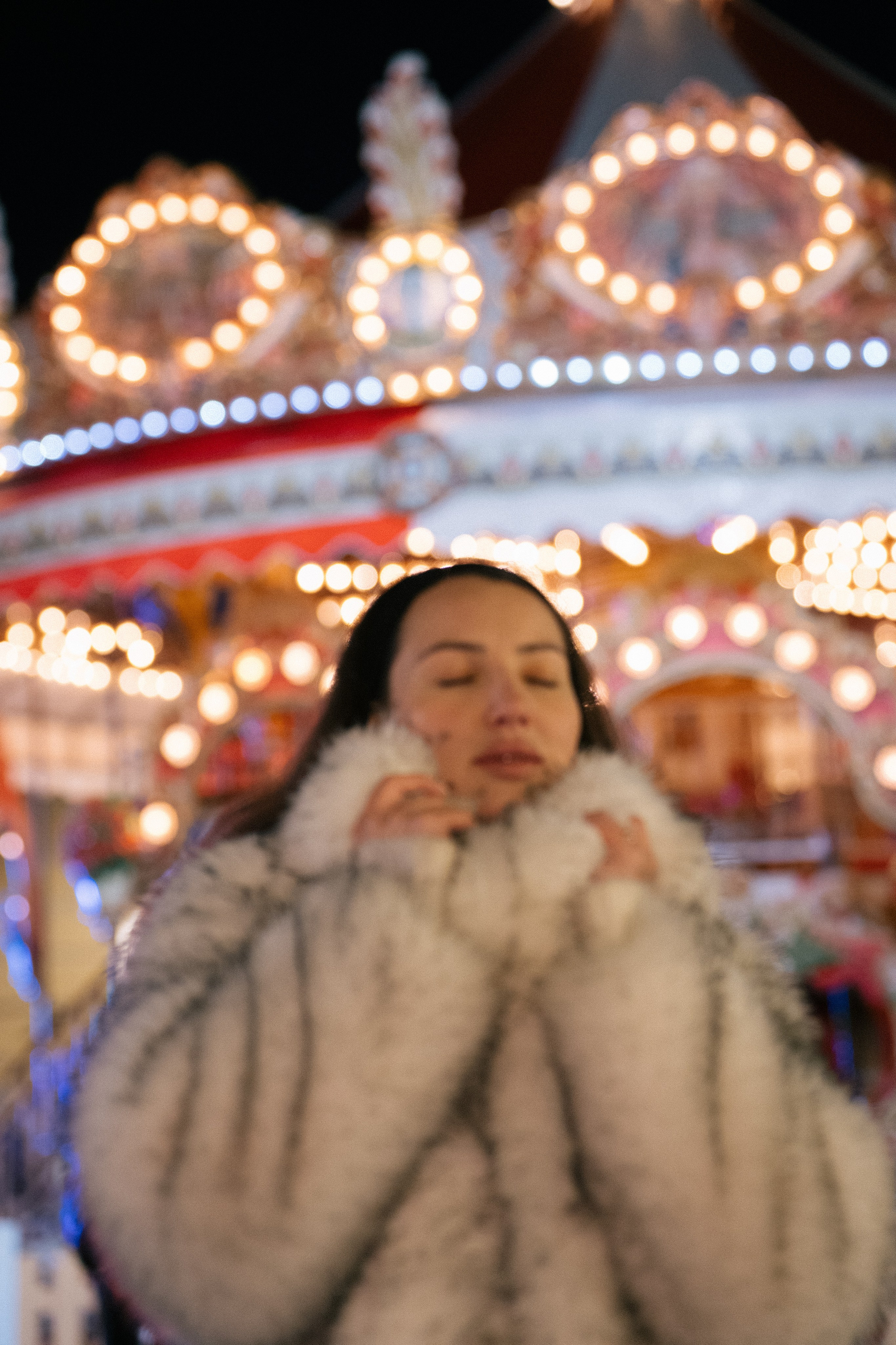 ПРОГУЛКА НА МАНЕЖНОЙ ПЛОЩАДИ ДЛЯ ДЕВУШКИ ПЕРЕД НОВЫМ ГОДОМ (НОВОГОДНЯЯ ФОТОСЕССИИЯ НА МАНЕЖНОЙ ПЛОЩАДИ). Профессиональный фотограф, Санкт-Петербург — Виктория Богомолова