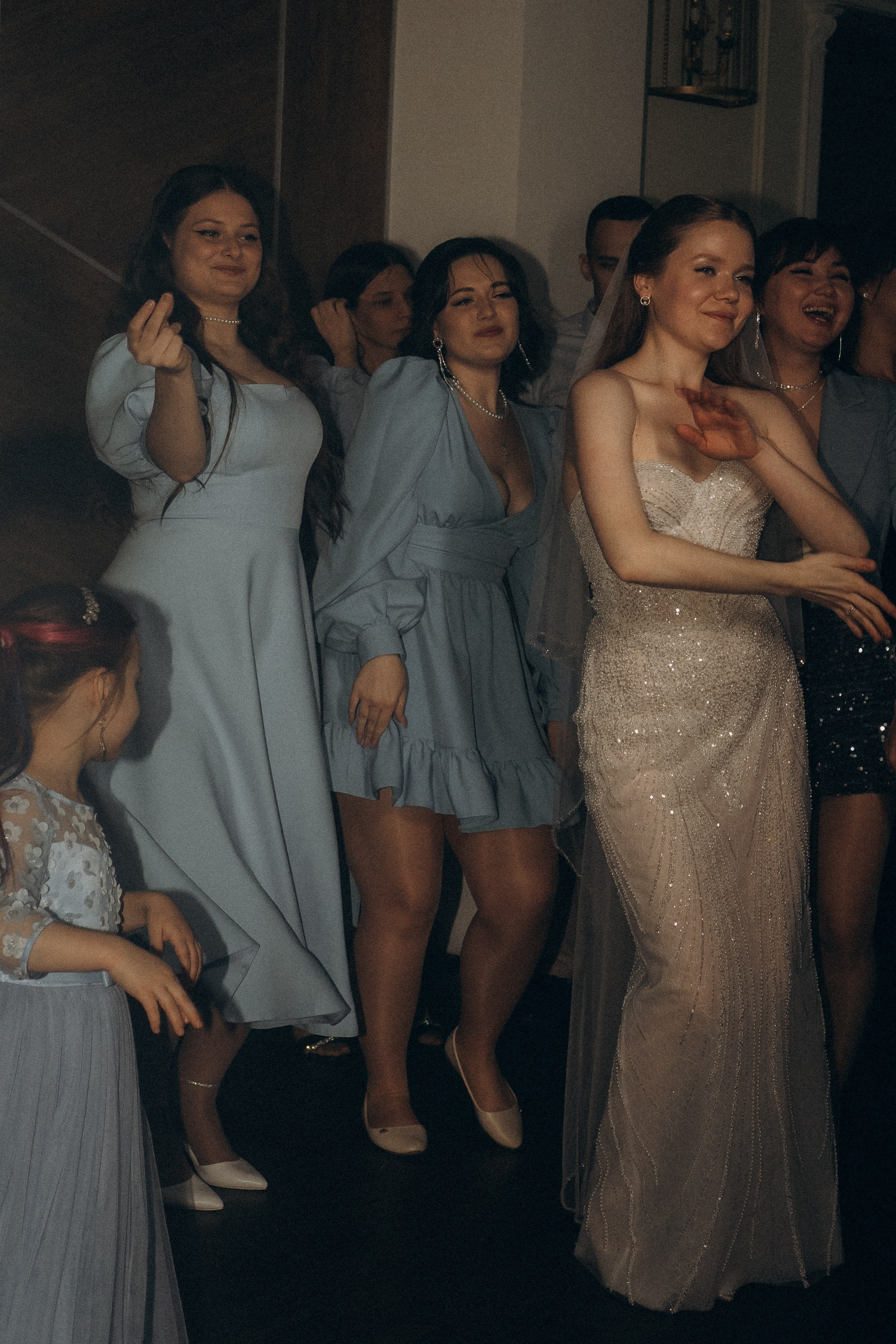 СВАДЕБНАЯ СЬЕМКА СБОРОВ В ОТЕЛЕ И ВЫЕЗД НА ЦЕРЕМОНИЮ (СНЯТО В СИБИРЕ В НИЖНЕВАРТОВСКЕ). Профессиональный фотограф, Санкт-Петербург — Виктория Богомолова