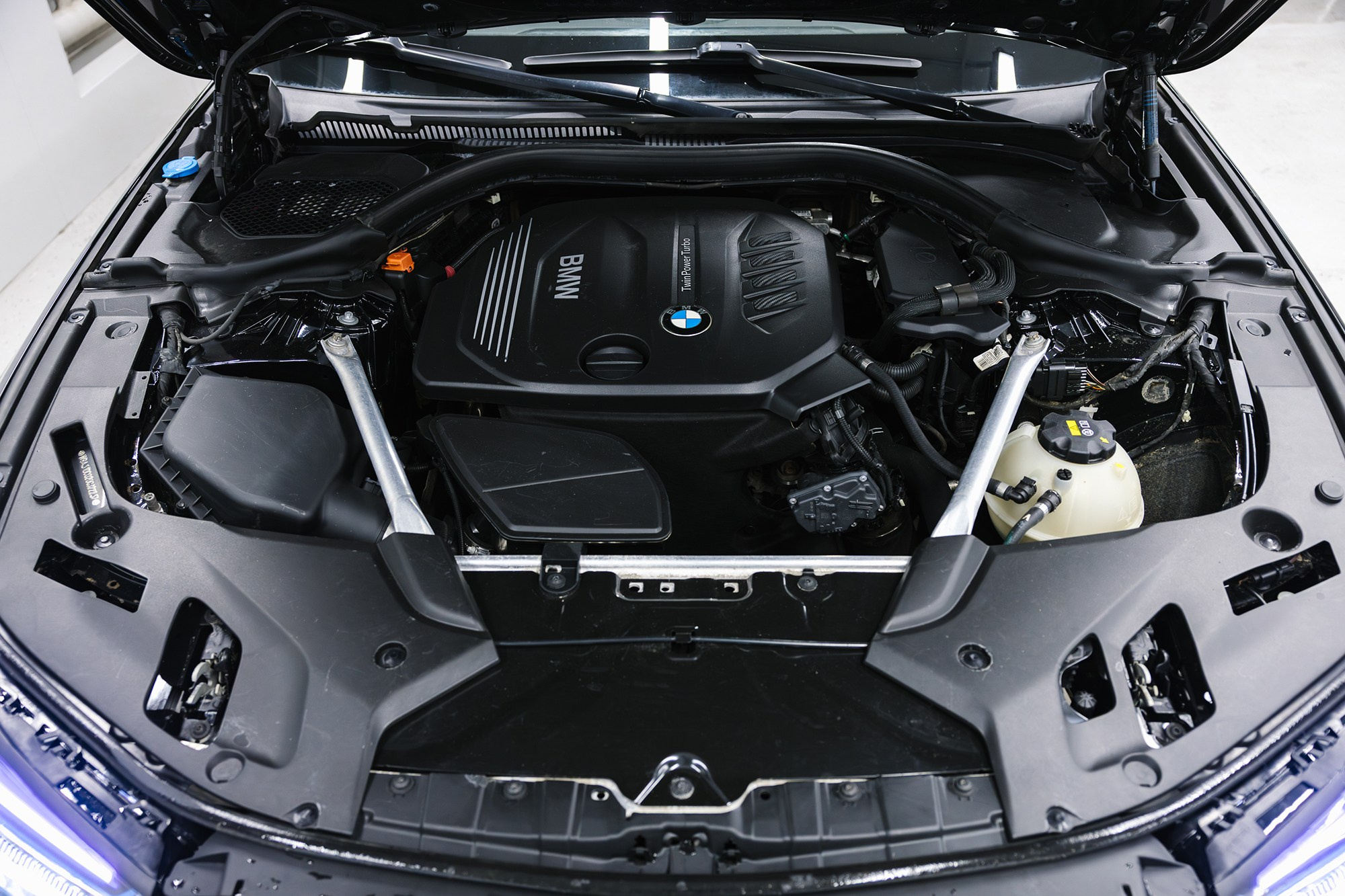 BMW 5 серия 2.0 AT, 2021, 136 265 км BMW 5 серия 2.0 AT, 2021, 136 265 км 3 800 000 ₽ X-TRADE. Автосалон «Х-Авто»