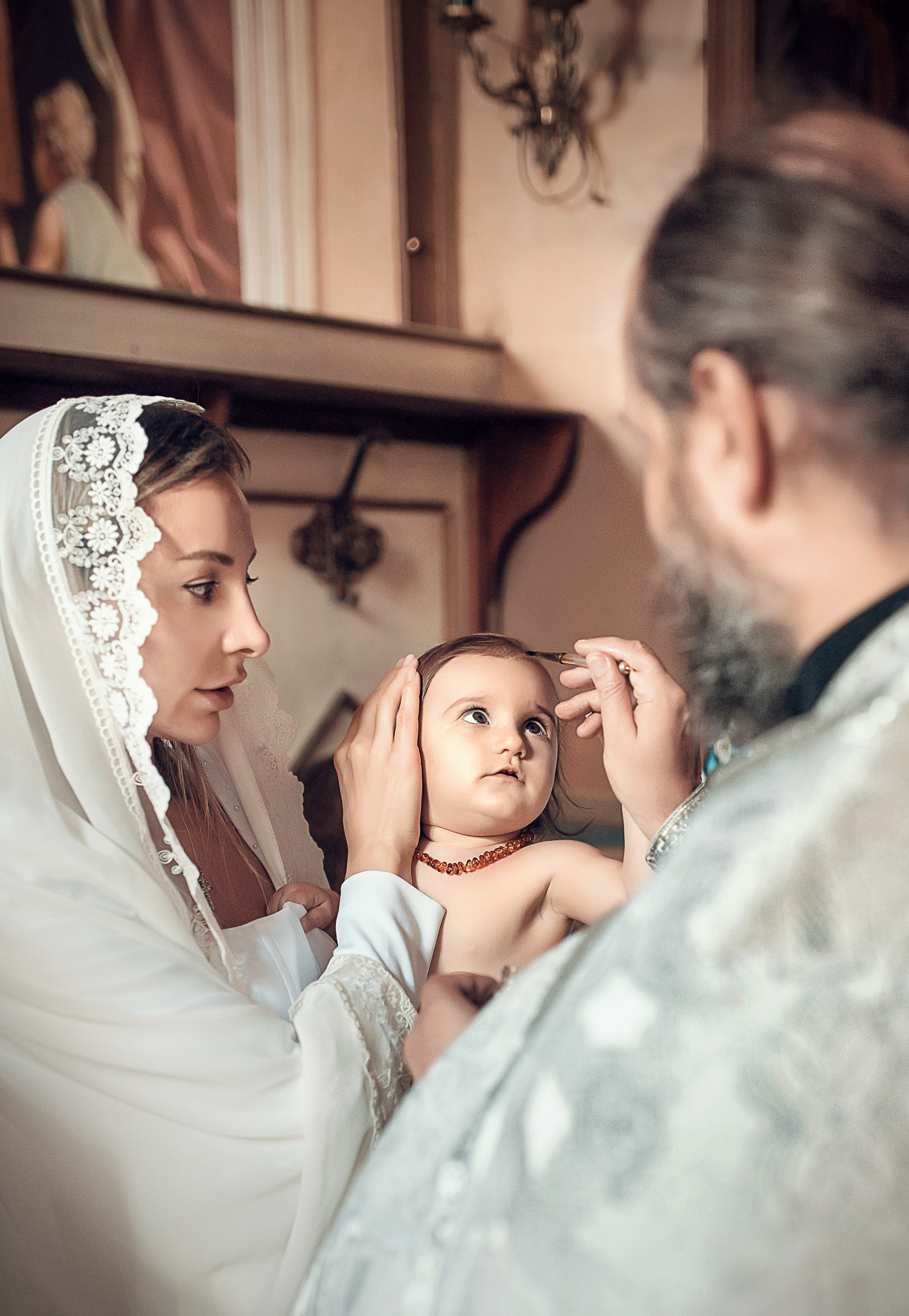 Фотосъемка крещения ребенка в Москве