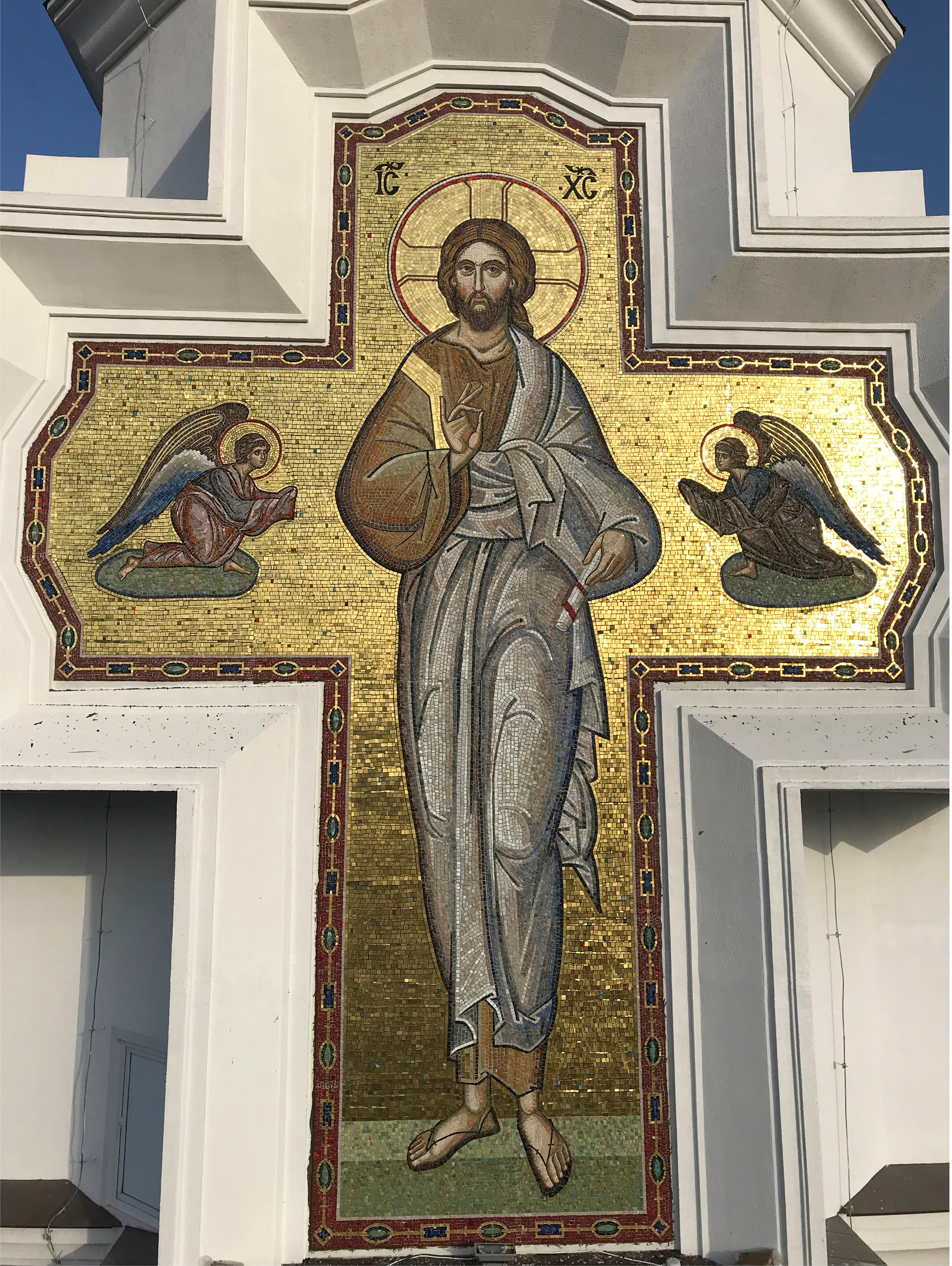 Фасады Храма святых Петра и Февронии Муромских. Новороссийск. НИИКОРОВИН- мастерская мозаики и монументального искусства