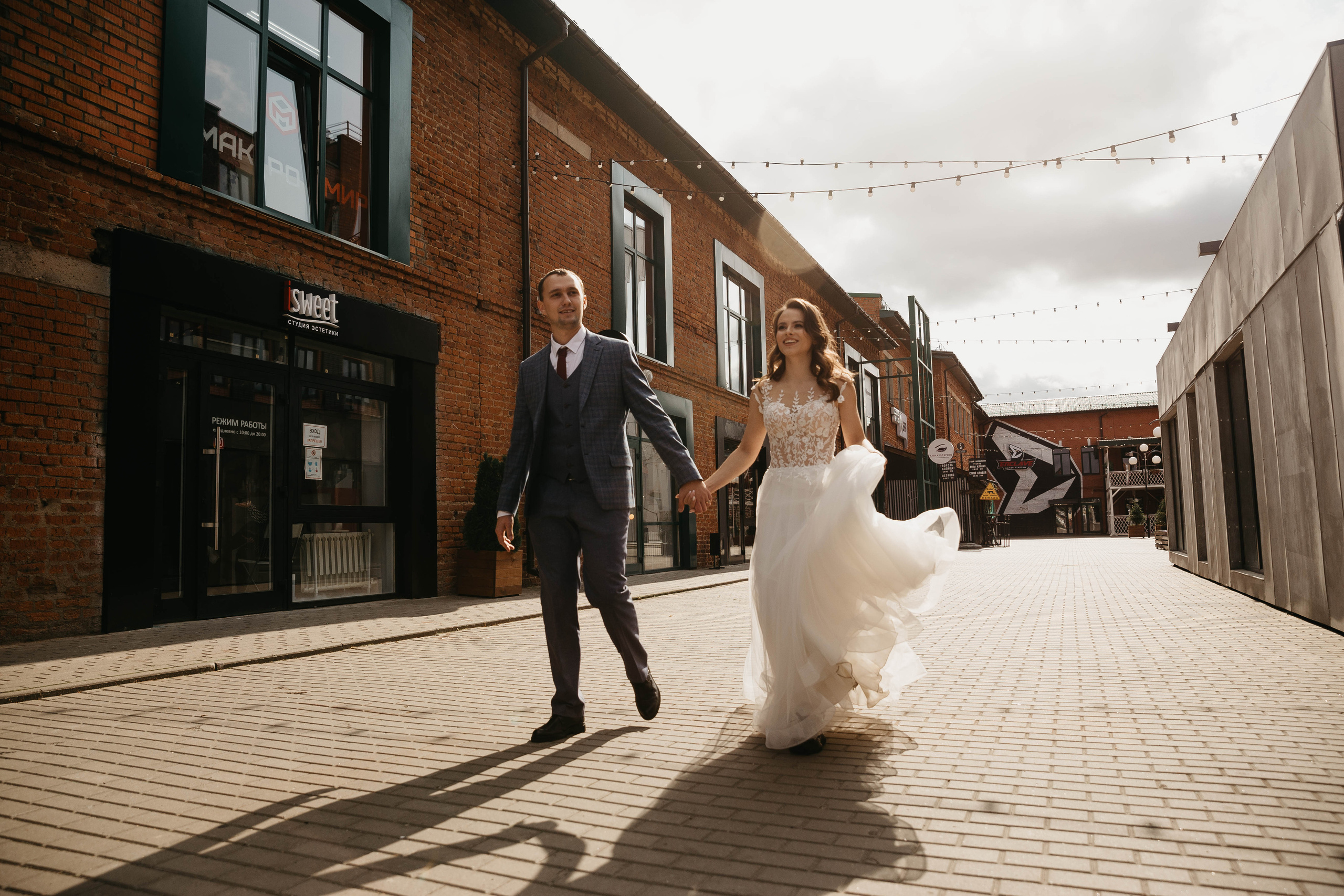 Фотопрогулка на свадьбе в городе. Свадебный фотограф Калуга Москва Диана Румянцева