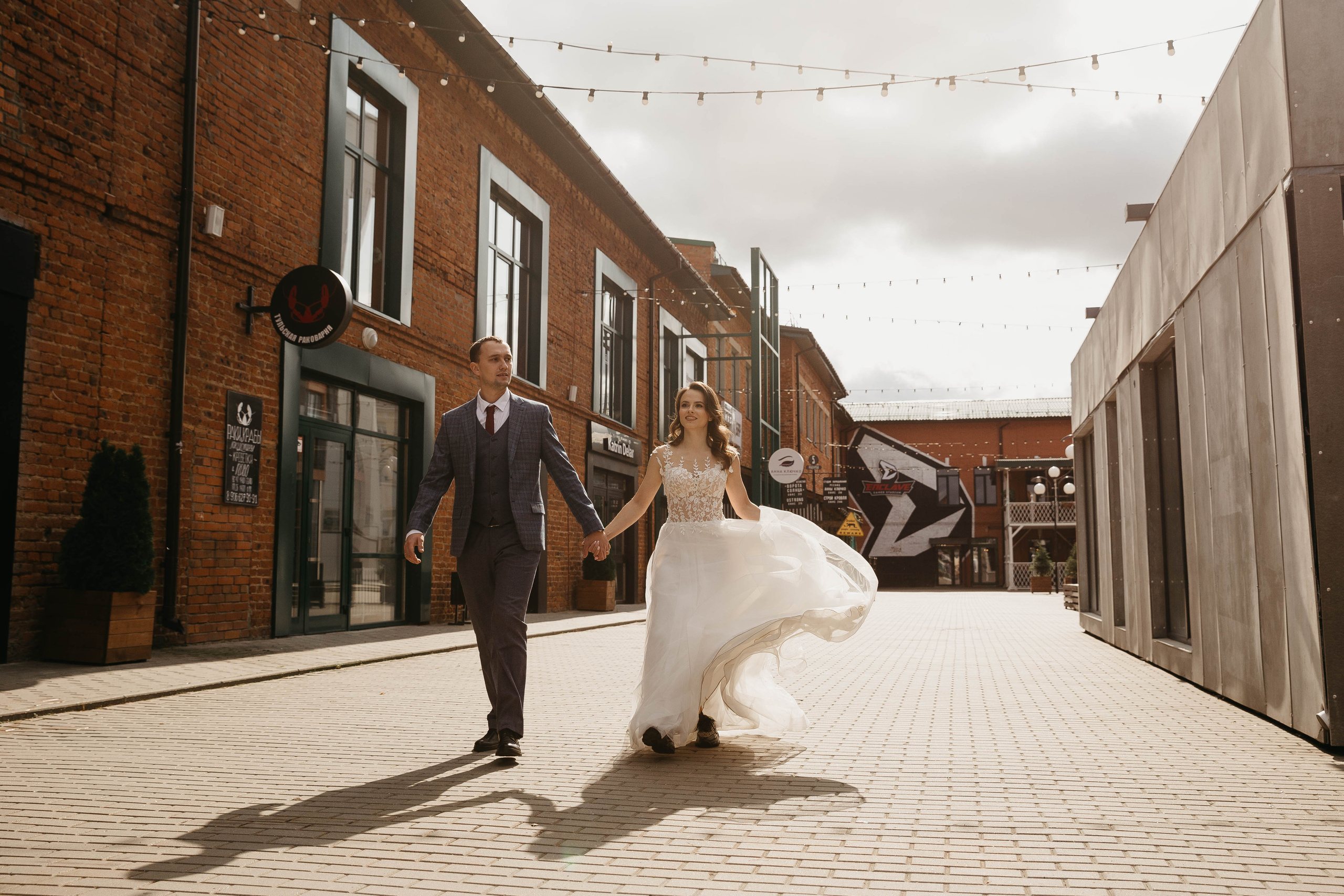 Фотопрогулка на свадьбе в городе. Свадебный фотограф Калуга Москва Диана Румянцева