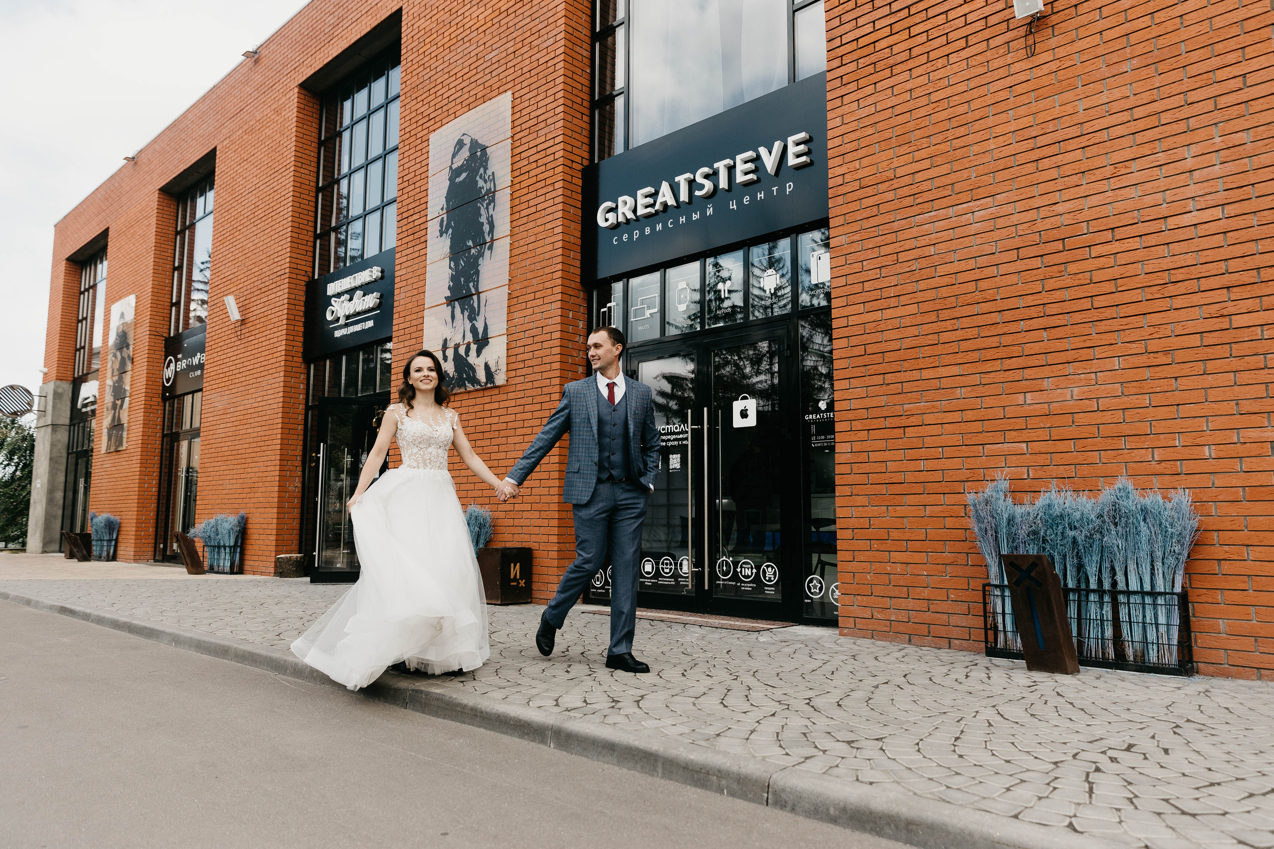Фотопрогулка на свадьбе в городе. Свадебный фотограф Калуга Москва Диана Румянцева