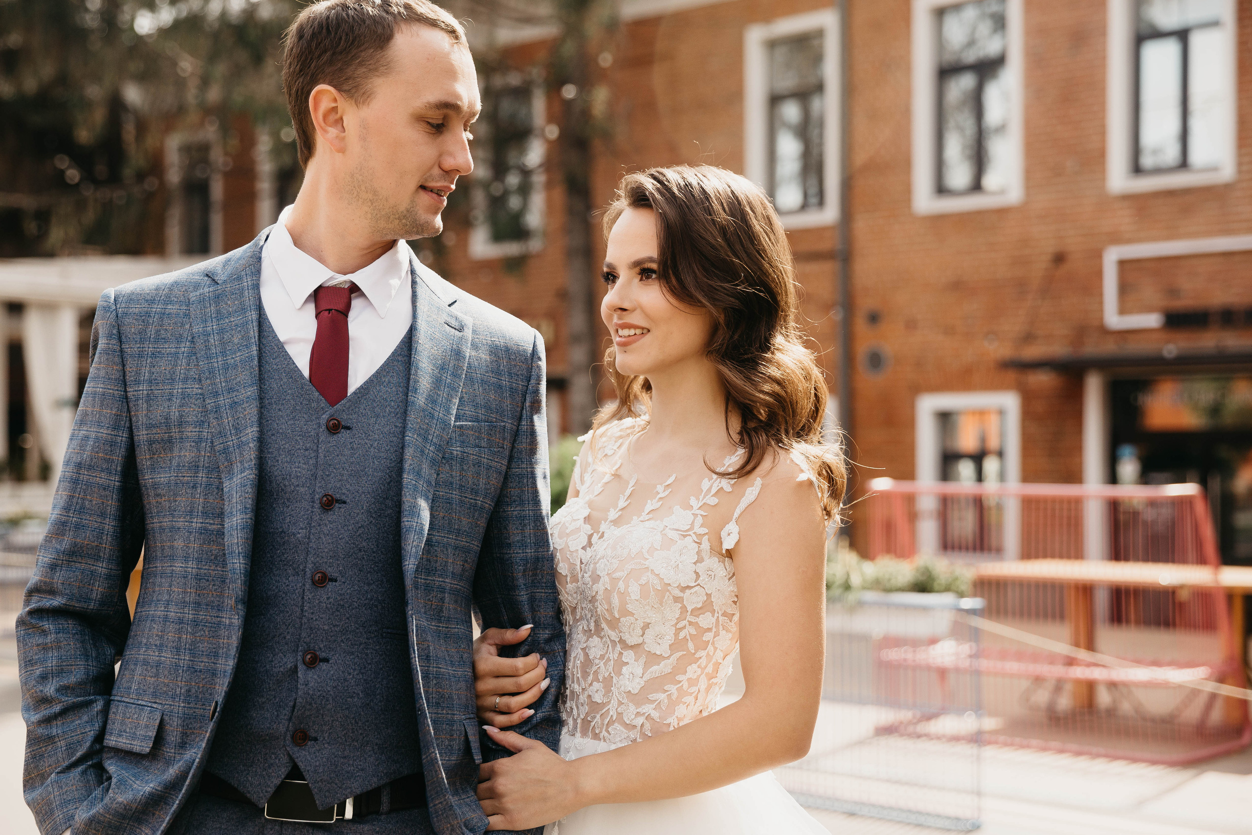 Фотопрогулка на свадьбе в городе. Свадебный фотограф Калуга Москва Диана Румянцева