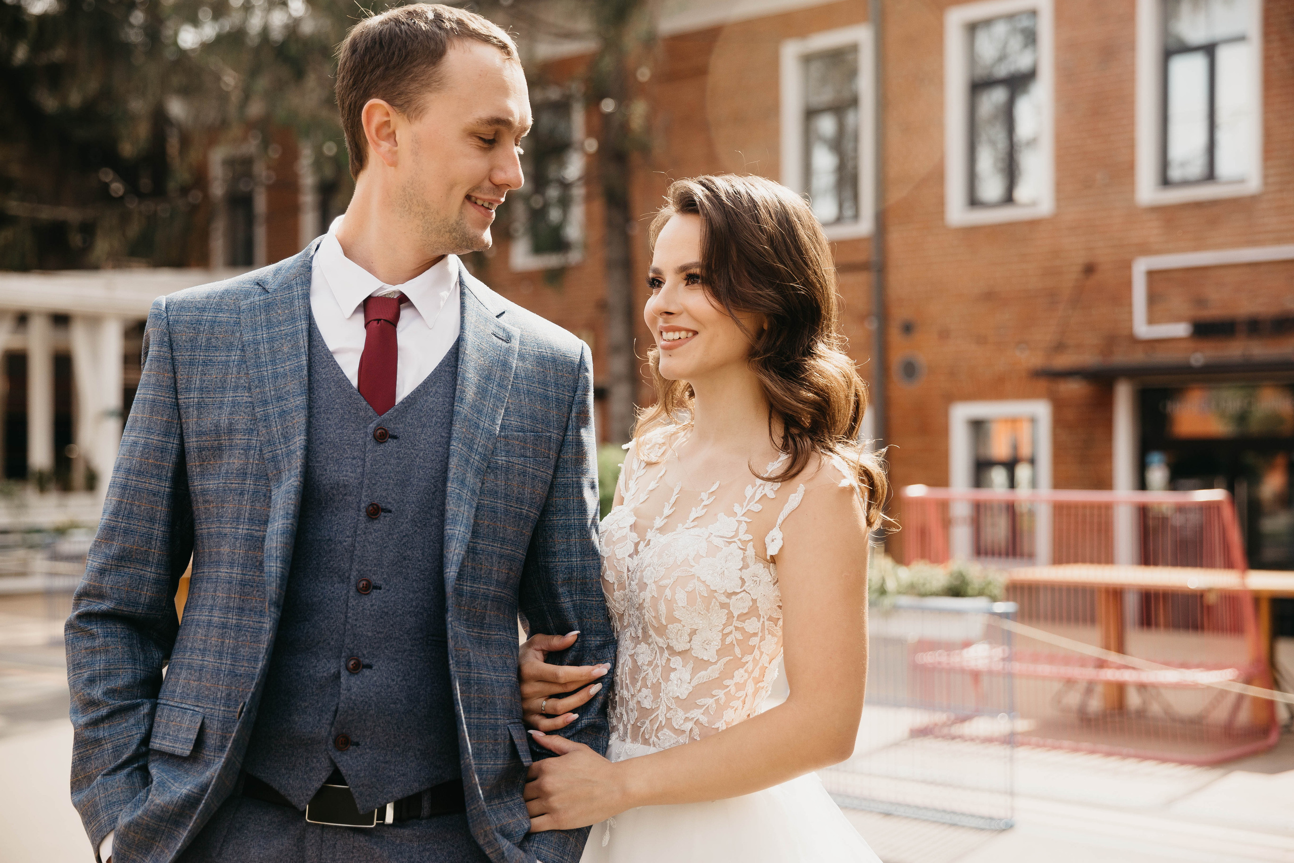 Фотопрогулка на свадьбе в городе. Свадебный фотограф Калуга Москва Диана Румянцева