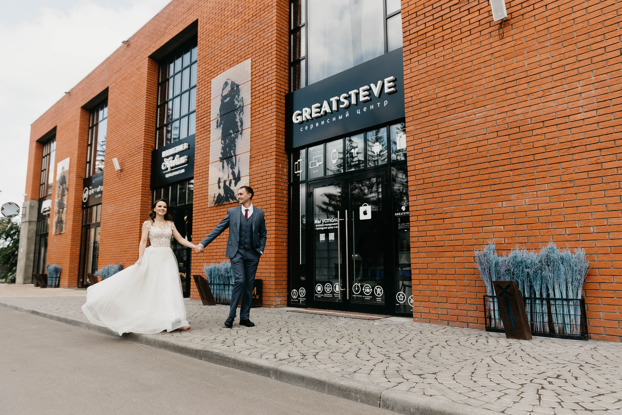 Фотопрогулка на свадьбе в городе. Свадебный фотограф Калуга Москва Диана Румянцева