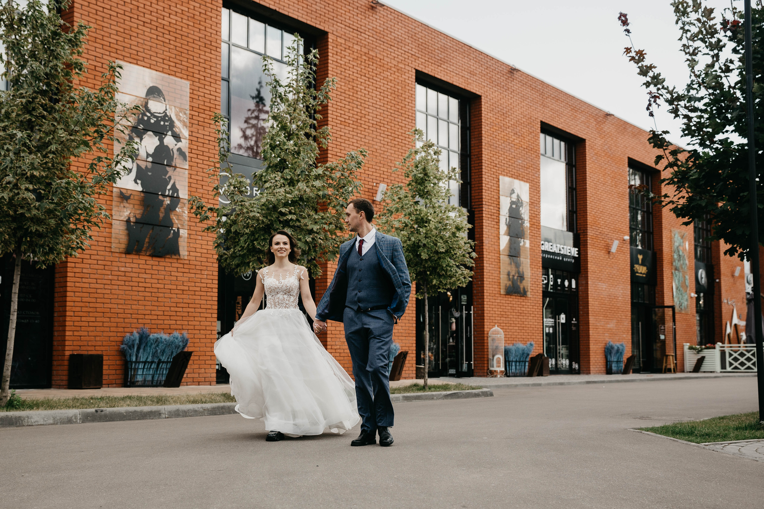 Фотопрогулка на свадьбе в городе. Свадебный фотограф Калуга Москва Диана Румянцева