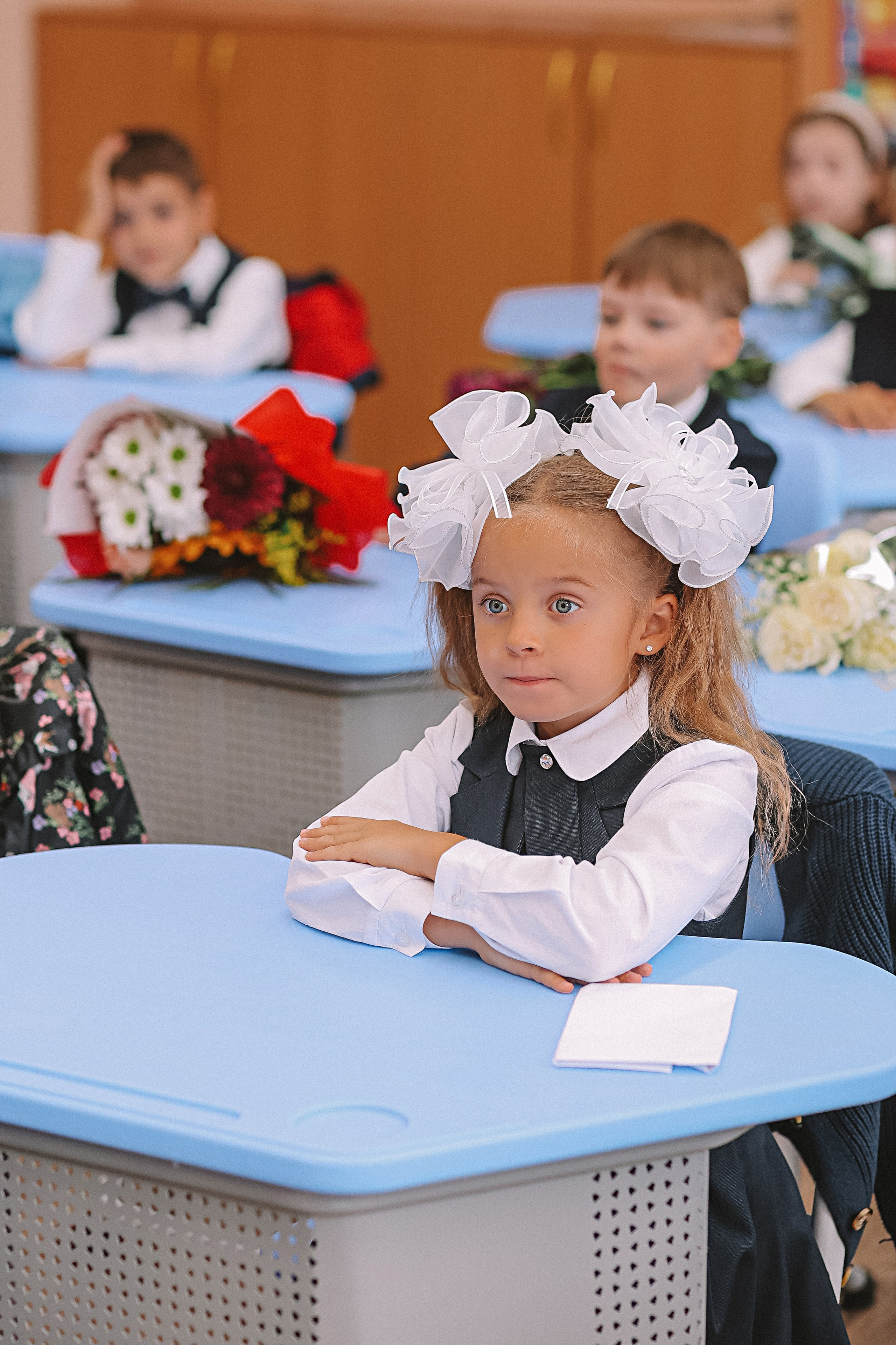1 сентября линейка+кл час+портреты. Семейный фотограф Тюмень, фотограф на роды Салмина Мария