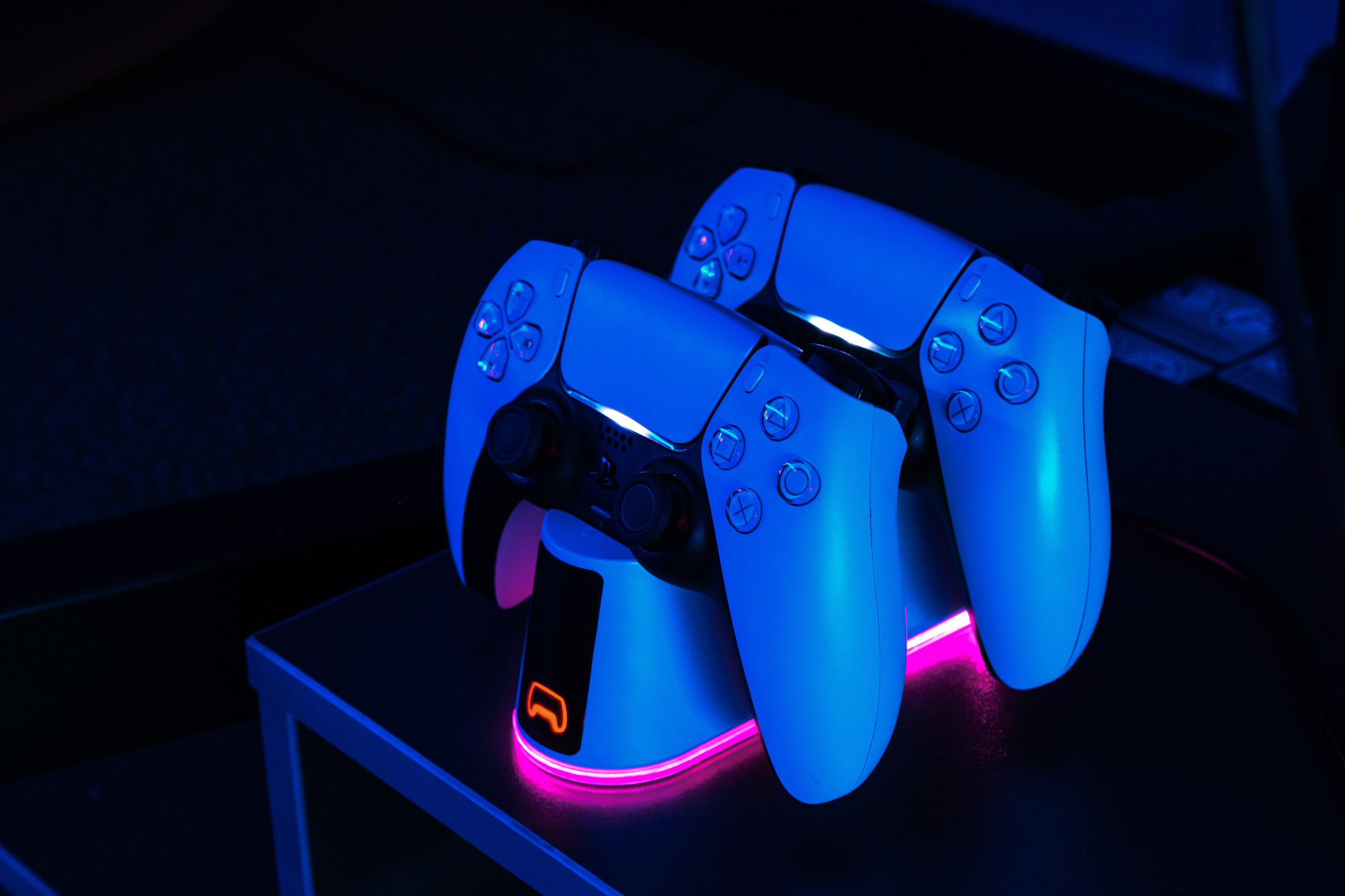 Интерьерная. Кибер Прайд. Женский фотограф в Санкт-Петербурге Степлевич Дарья