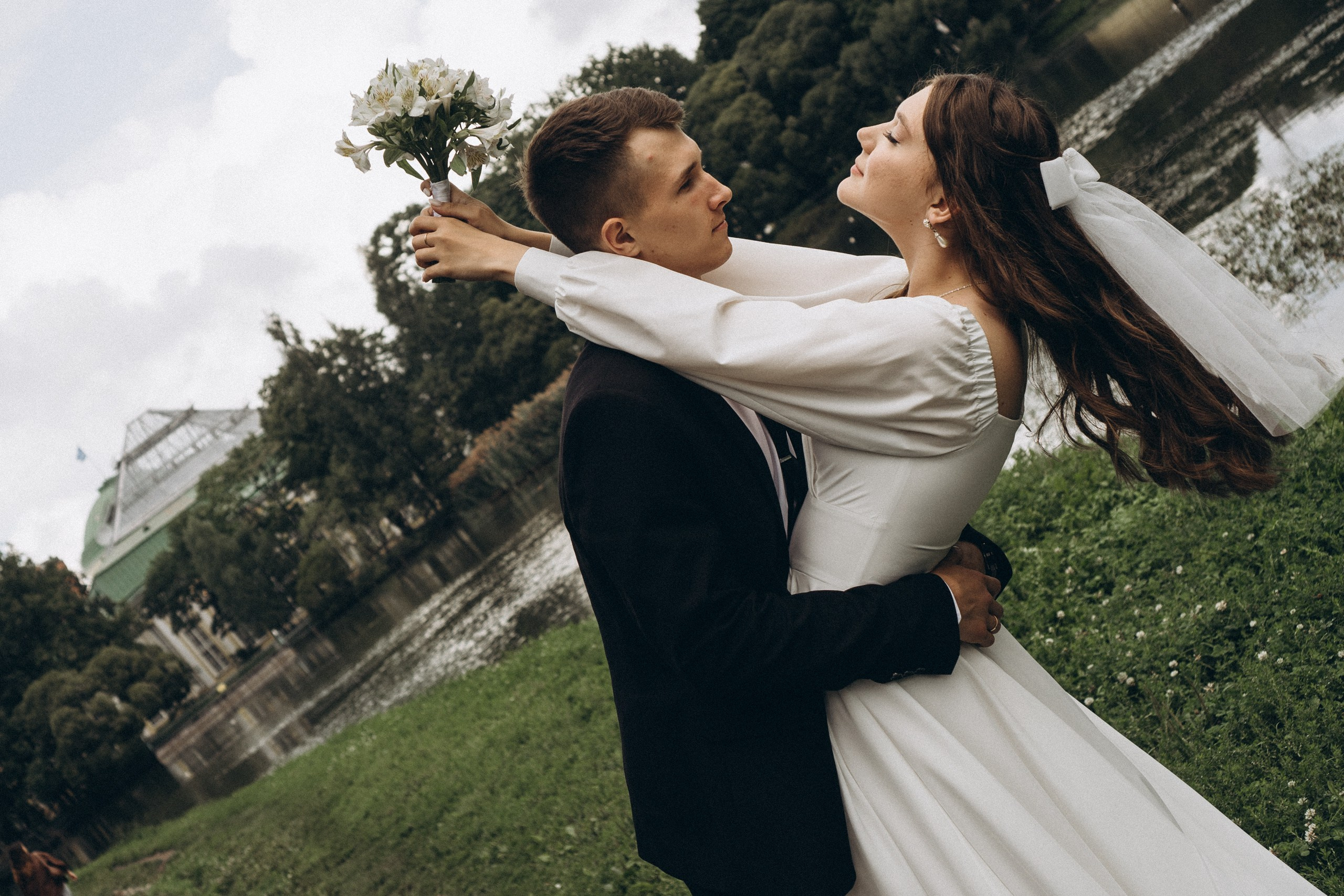 СВАДЕБНАЯ СЬЕМКА В ТАВРИЧЕСКОМ САДУ И ПРОГУЛКА ПО ЧЕРНЫШЕВСКОЙ. Профессиональный фотограф, Санкт-Петербург — Виктория Богомолова