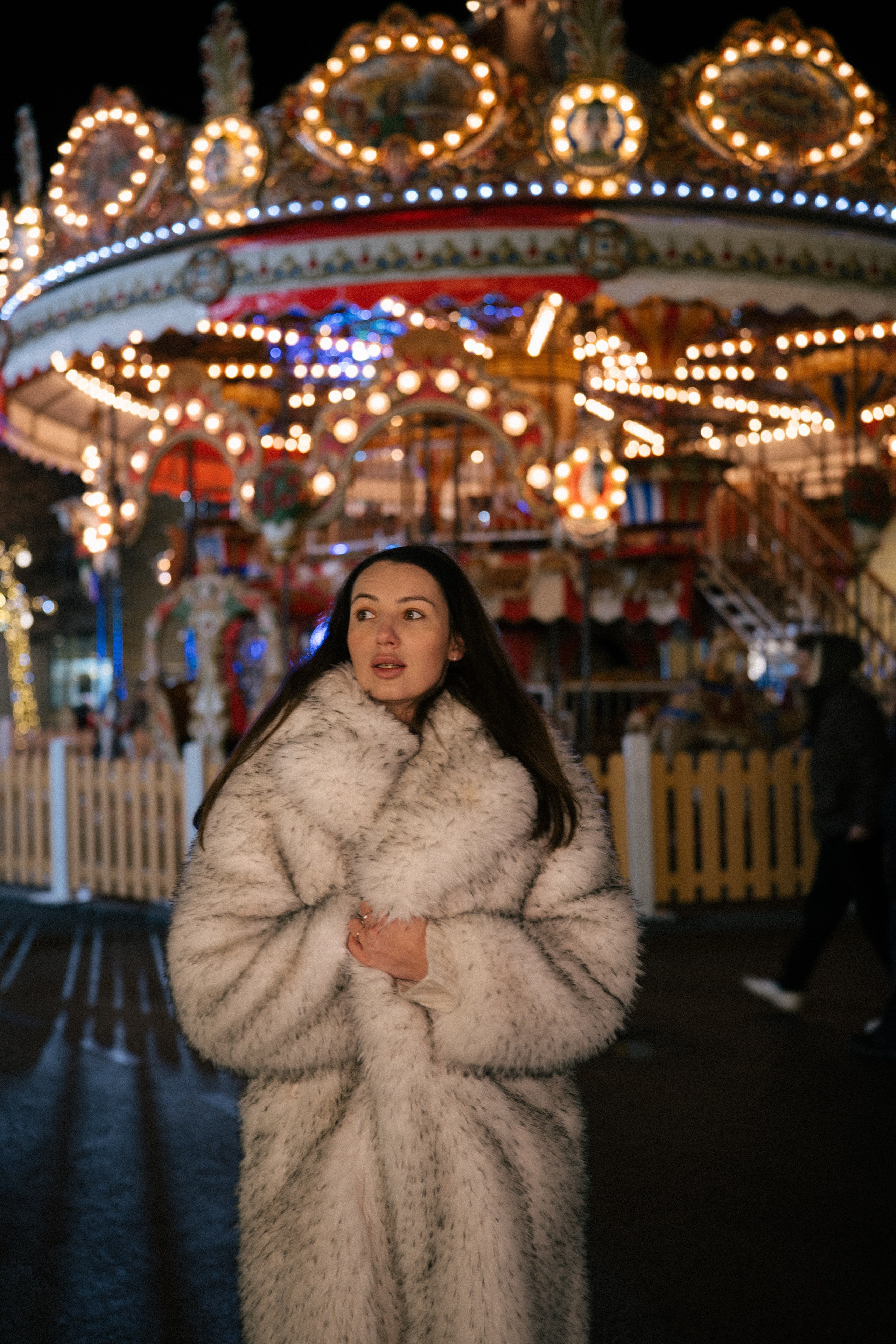 ПРОГУЛКА НА МАНЕЖНОЙ ПЛОЩАДИ ДЛЯ ДЕВУШКИ ПЕРЕД НОВЫМ ГОДОМ (НОВОГОДНЯЯ ФОТОСЕССИИЯ НА МАНЕЖНОЙ ПЛОЩАДИ). Профессиональный фотограф, Санкт-Петербург — Виктория Богомолова