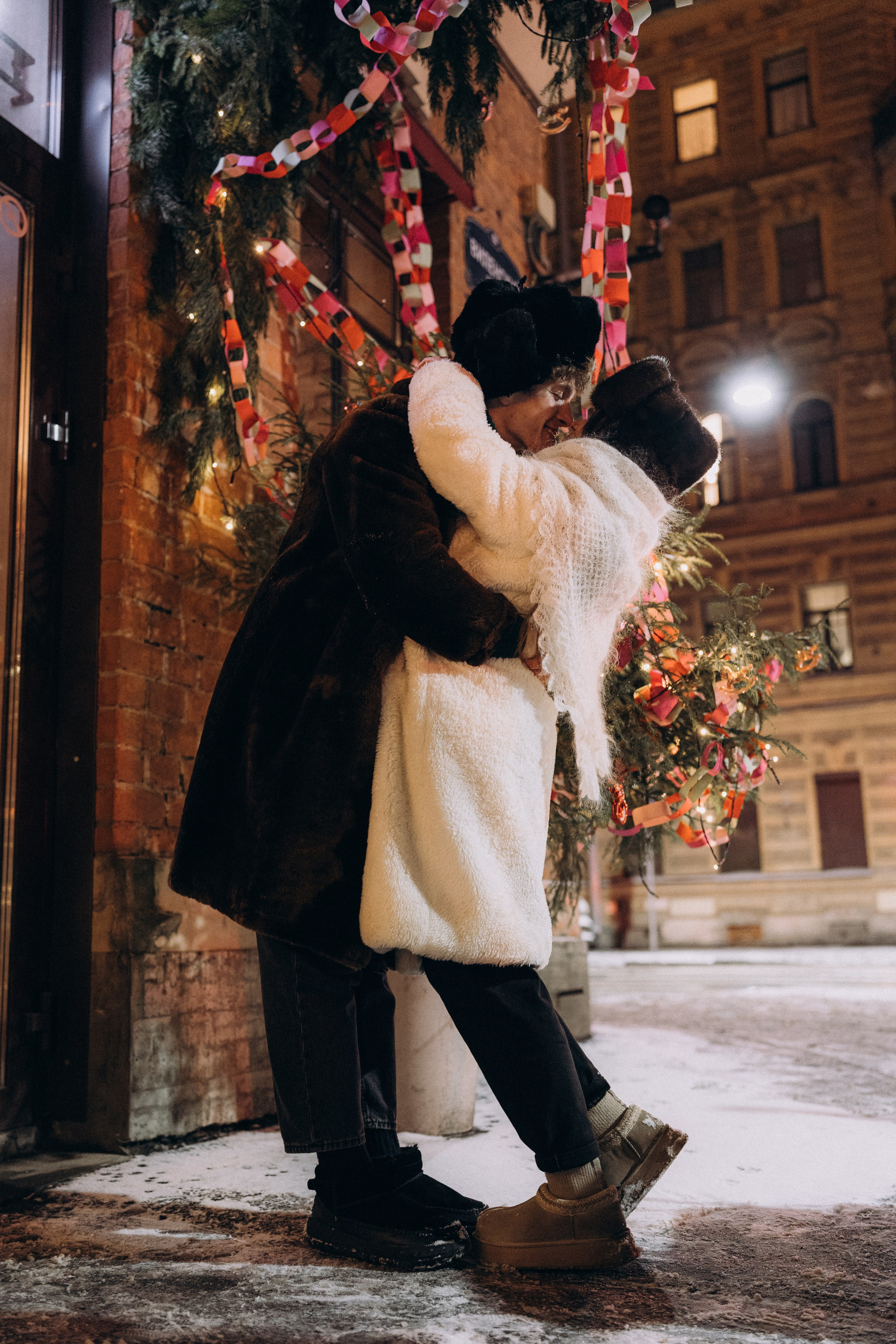 НОВОГОДНЯЯ ПРОГУЛКА ПАРЫ ПО ЧЕРНЫШЕВСКОЙ ПЕРЕД НОВЫМ ГОДОМ. Профессиональный фотограф, Санкт-Петербург — Виктория Богомолова