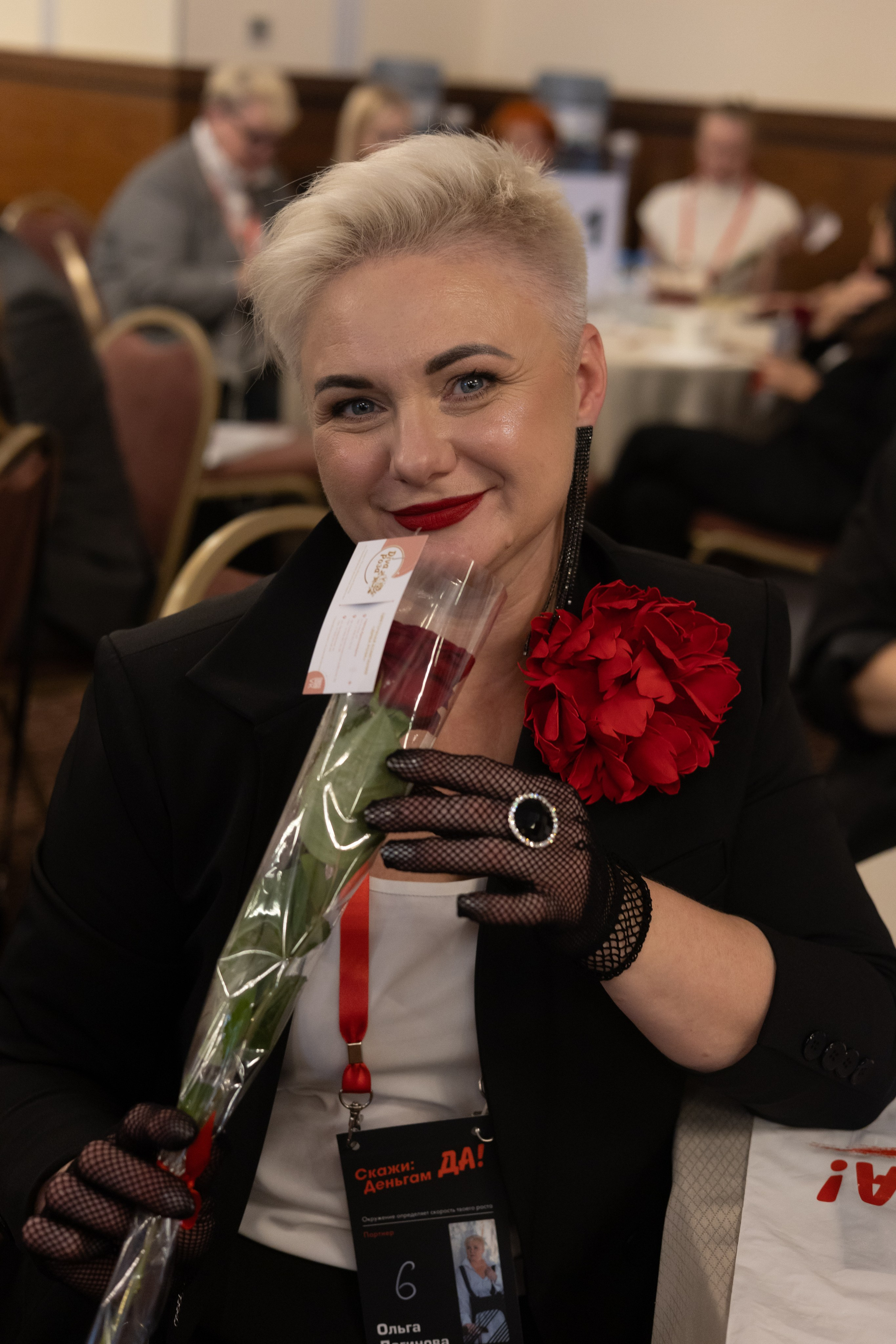 «СКАЖИ ДЕНЬГАМ ДА». Фотограф Красноярск съемки лавстори, фотосессия в студии, портретная съемка, творческие фотосессии