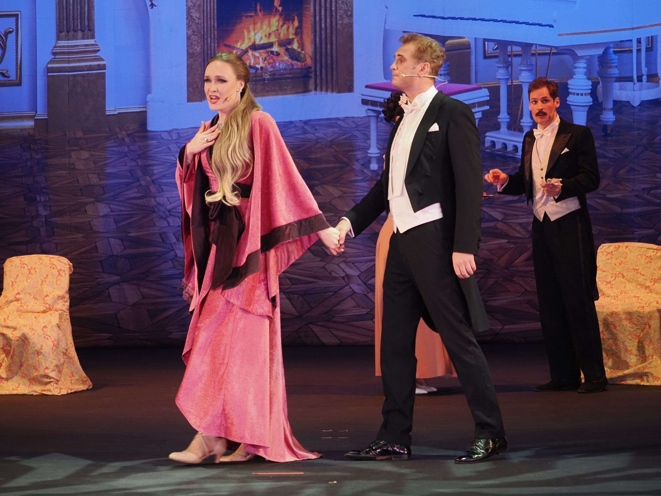 «БУФФ-ПАРАДИЗ» Летучая мышь (в Нск). Портретный и спортивный фотограф в Новосибирске и Твери Кононов Алексей