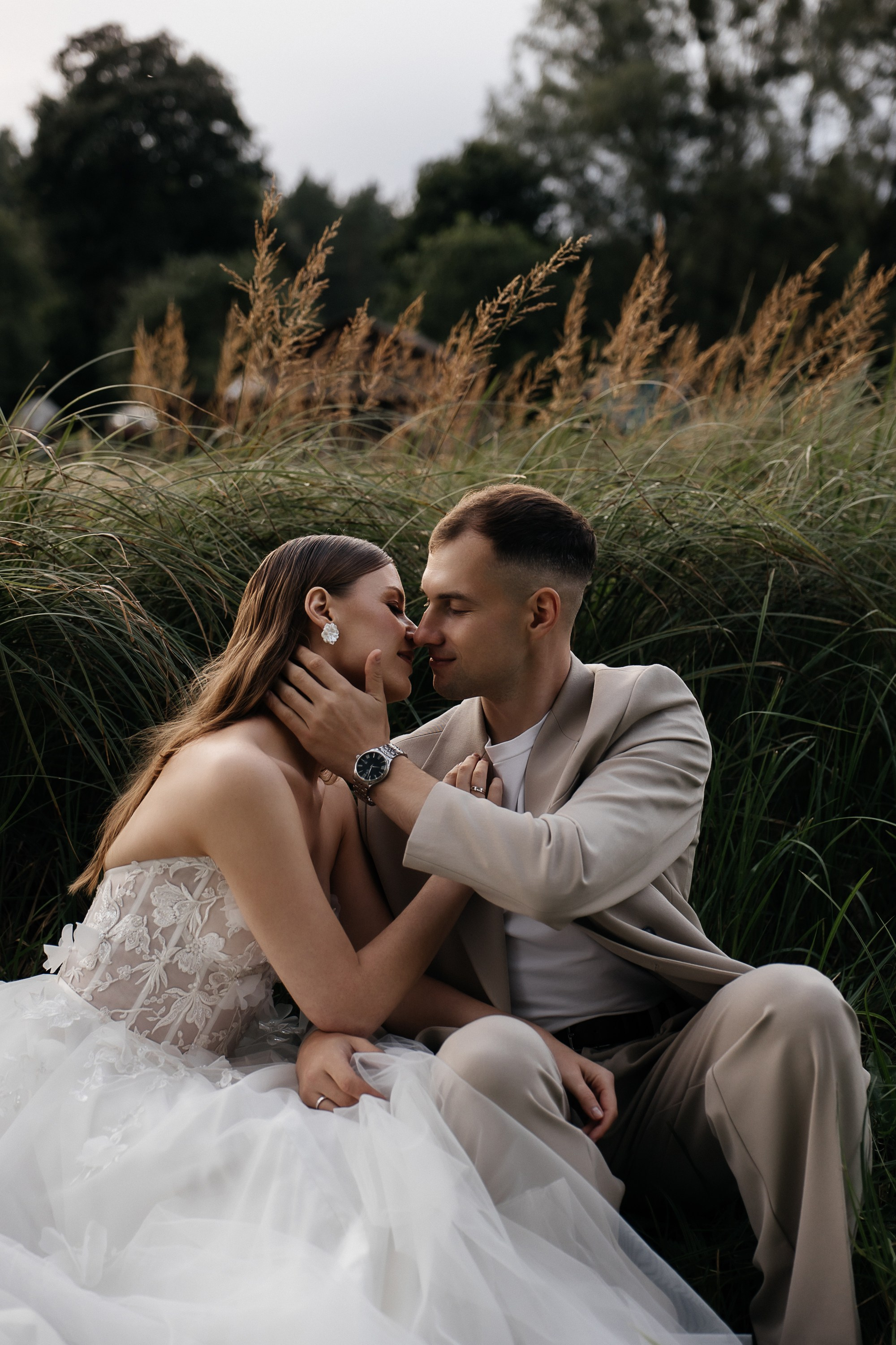 Свадьбная фотосессия в деревенской атмосфере. Свадебный и семейный фотограф Виолетта Сидельникова. Краснодар, Россия, Беларусь, Европа