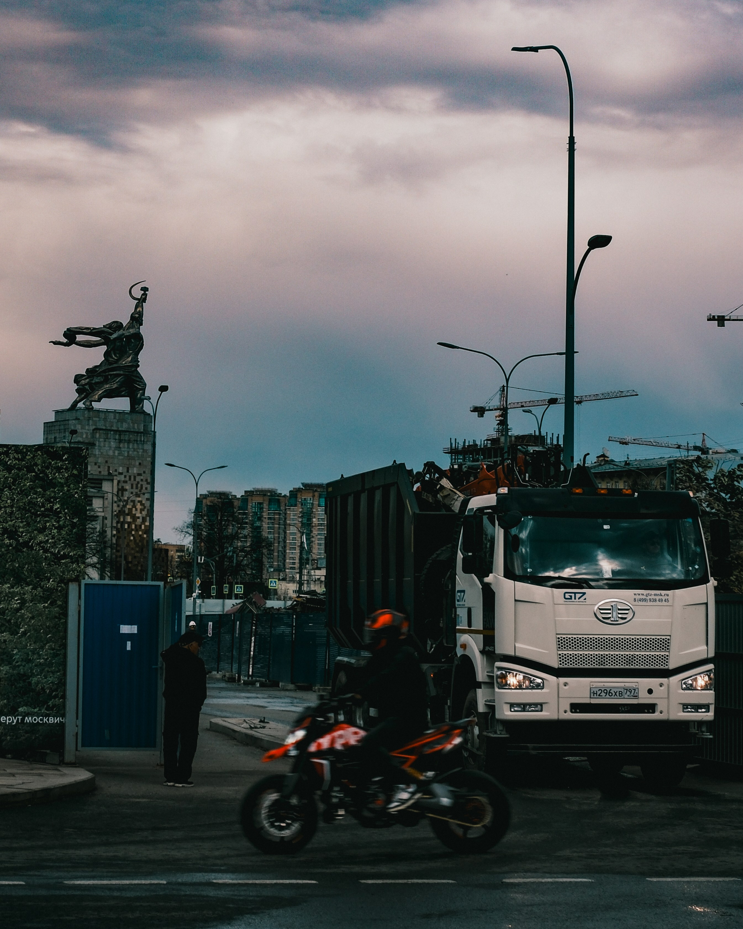 Московские зарисовки (сборник). Фотограф в Москве Полина Ефремова