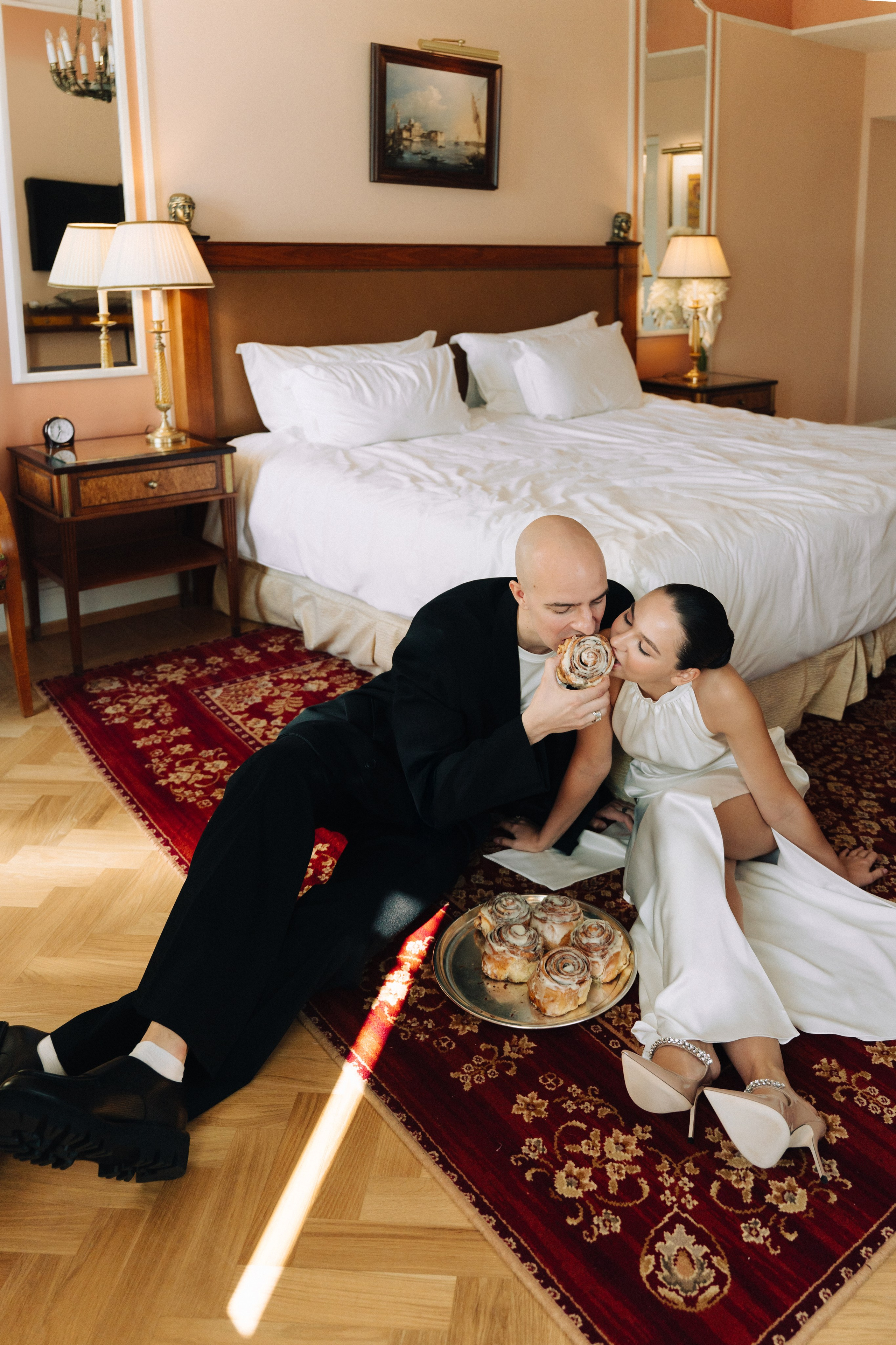 Вова и Лиза. Питер. Гранд Отель Европа, 1 дворец бракосочетания и особняк Мясникова. Свадебный фотограф Катерина Чулкова