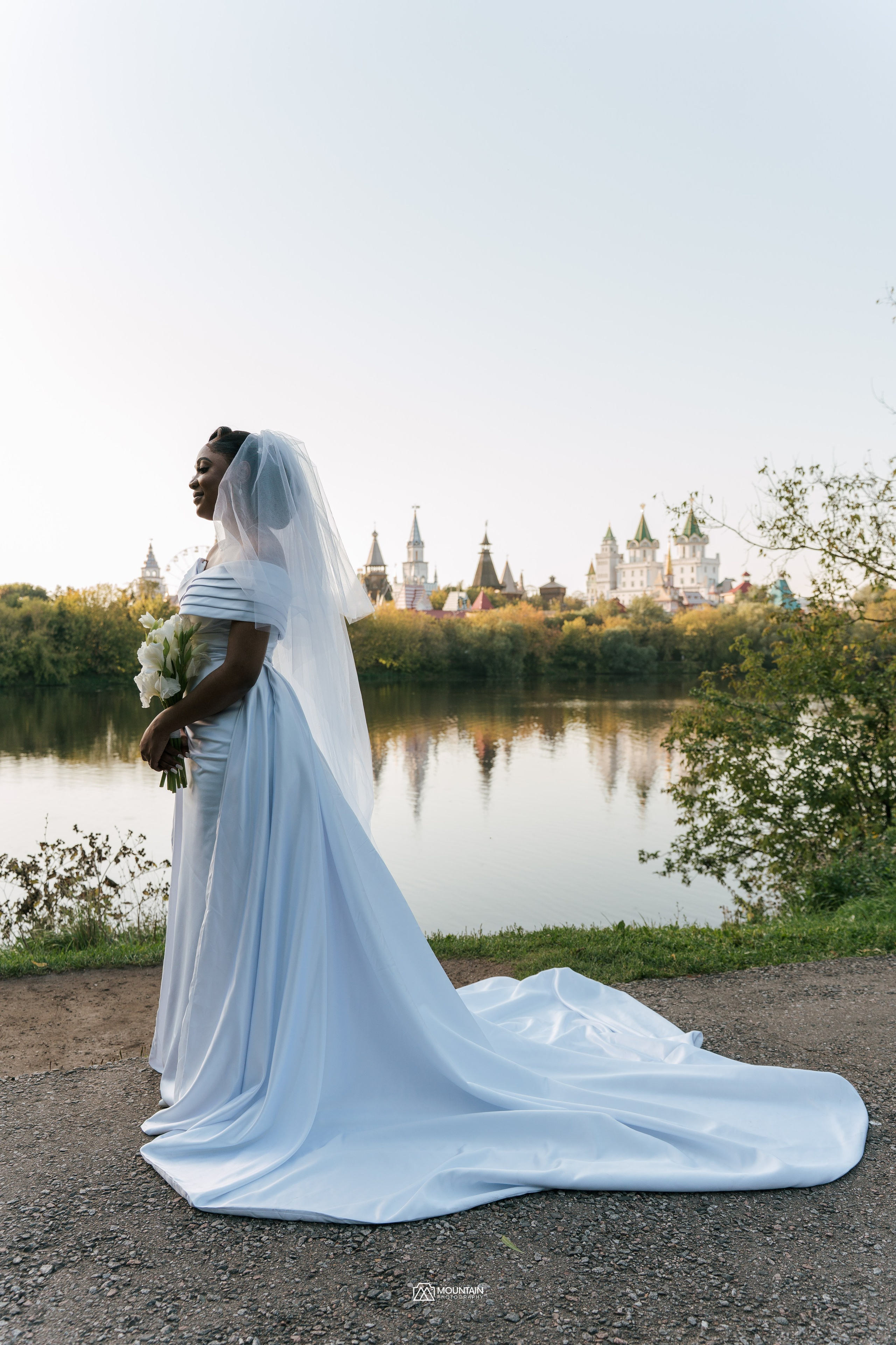 Dany & Mika. Я занимаюсь событийной, свадебной, товарной, студийной… фотографией