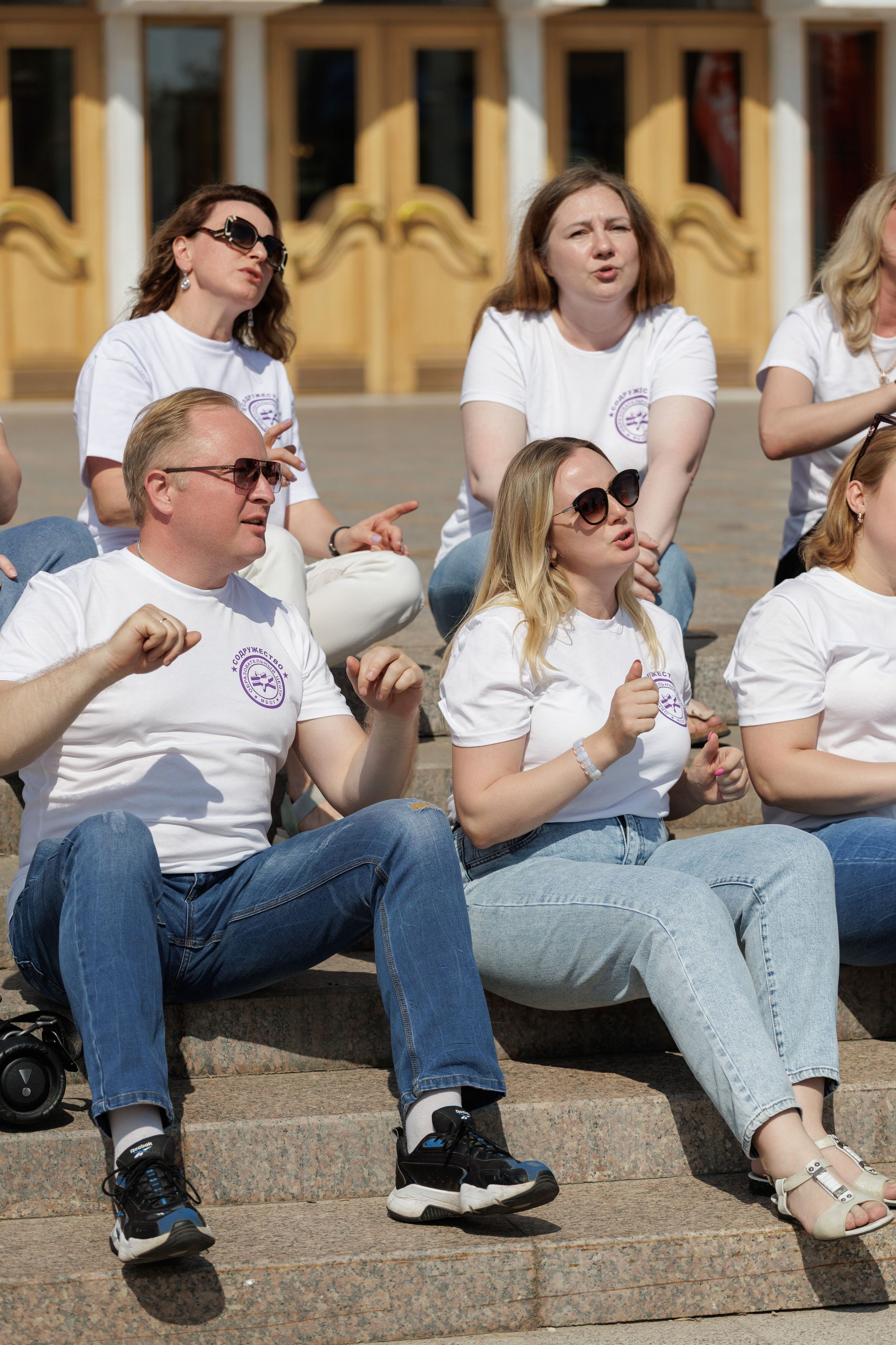 Репортажные фото съёмки клипа от родителей выпускникам. Свадебный фотограф в Воронеже Александр Работкин