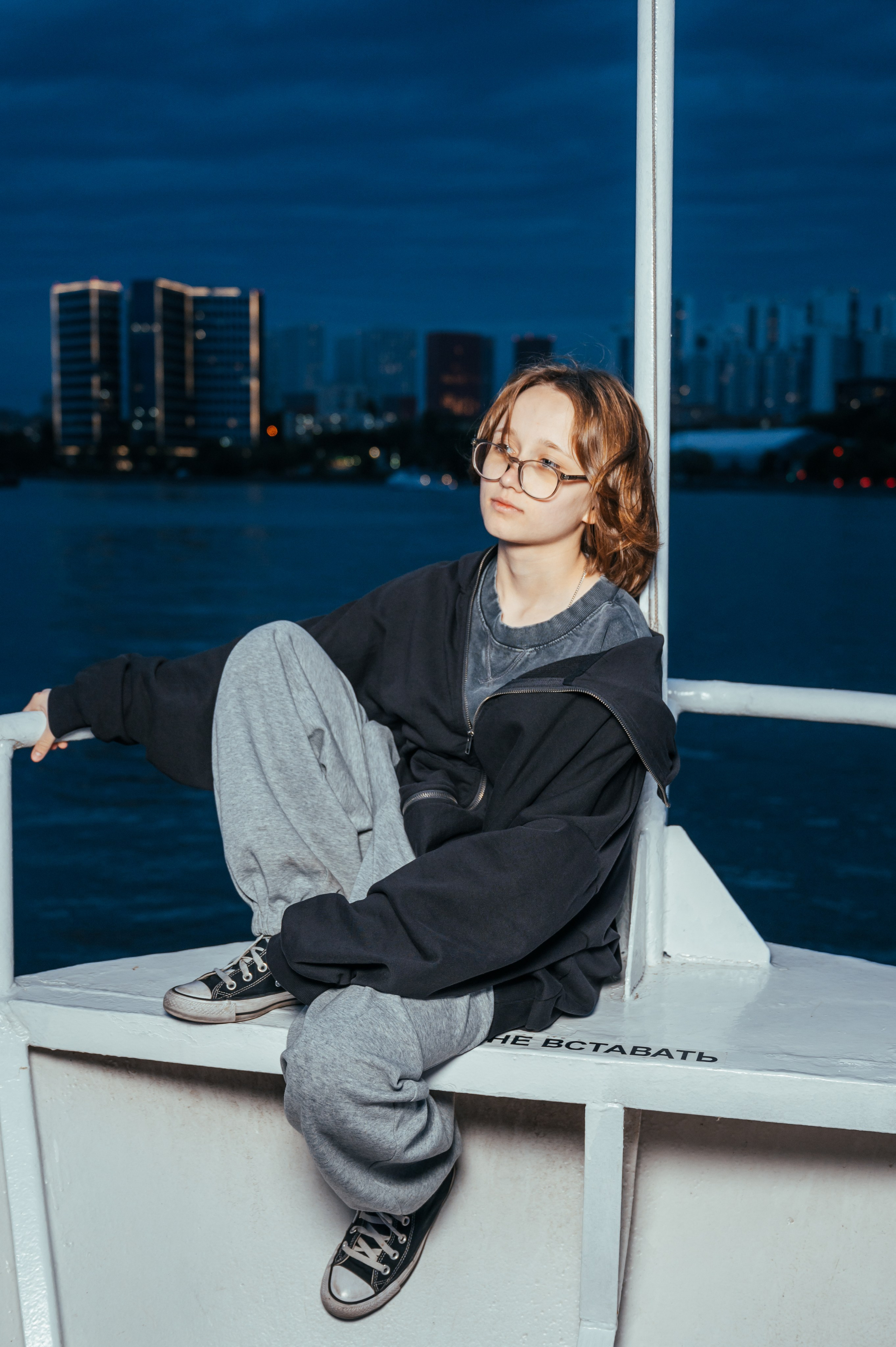 Последний звонок. Анастасия Петрович фотограф, фотокорреспондент в Москве и Санкт-Петербурге. Фотосъёмка репортажа, мероприятия, корпоративная съёмка, контент