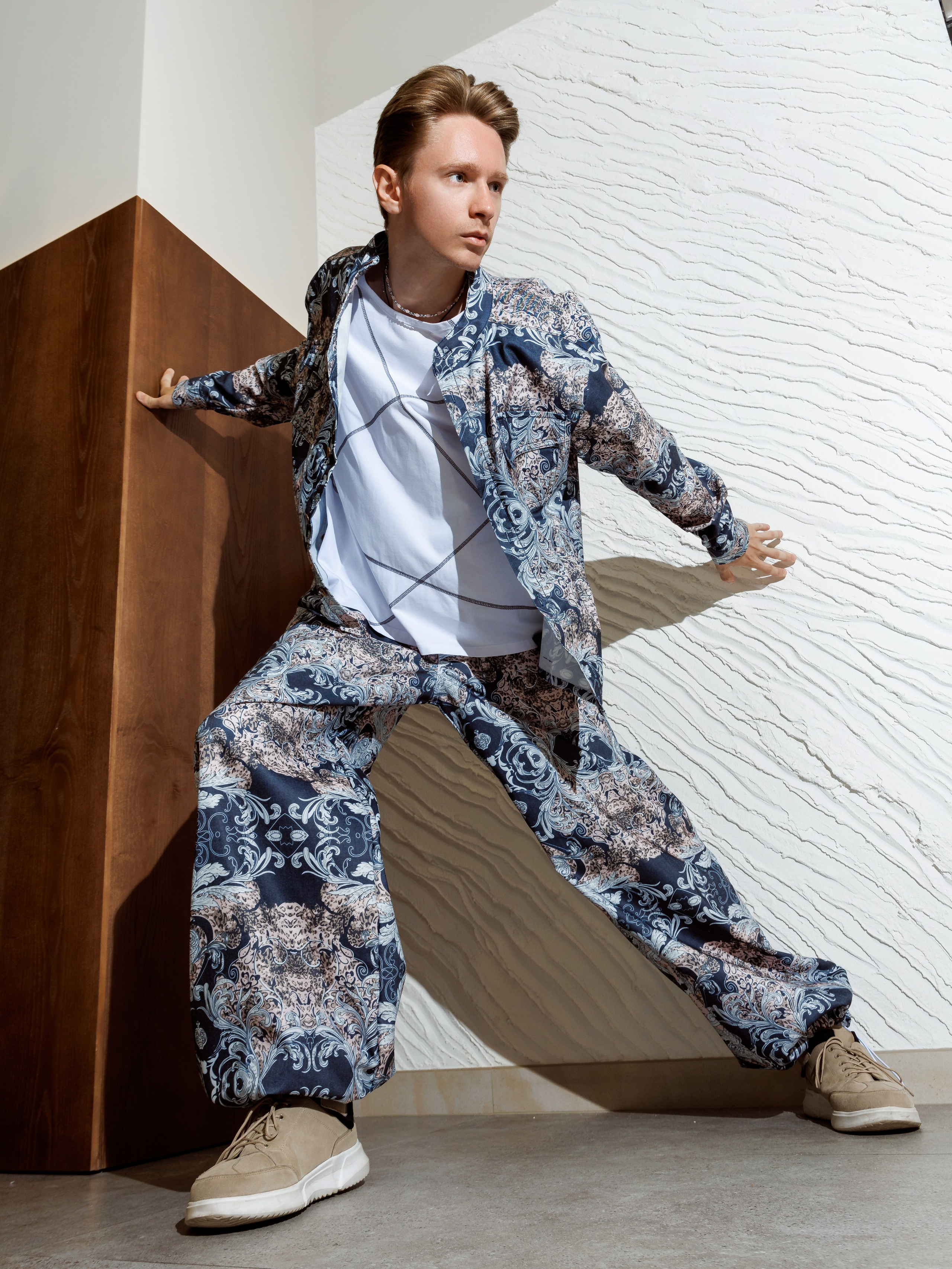 TONY CLOU. Съёмка в кофейне. Фотограф Виталий Хайлов, Екатеринбург