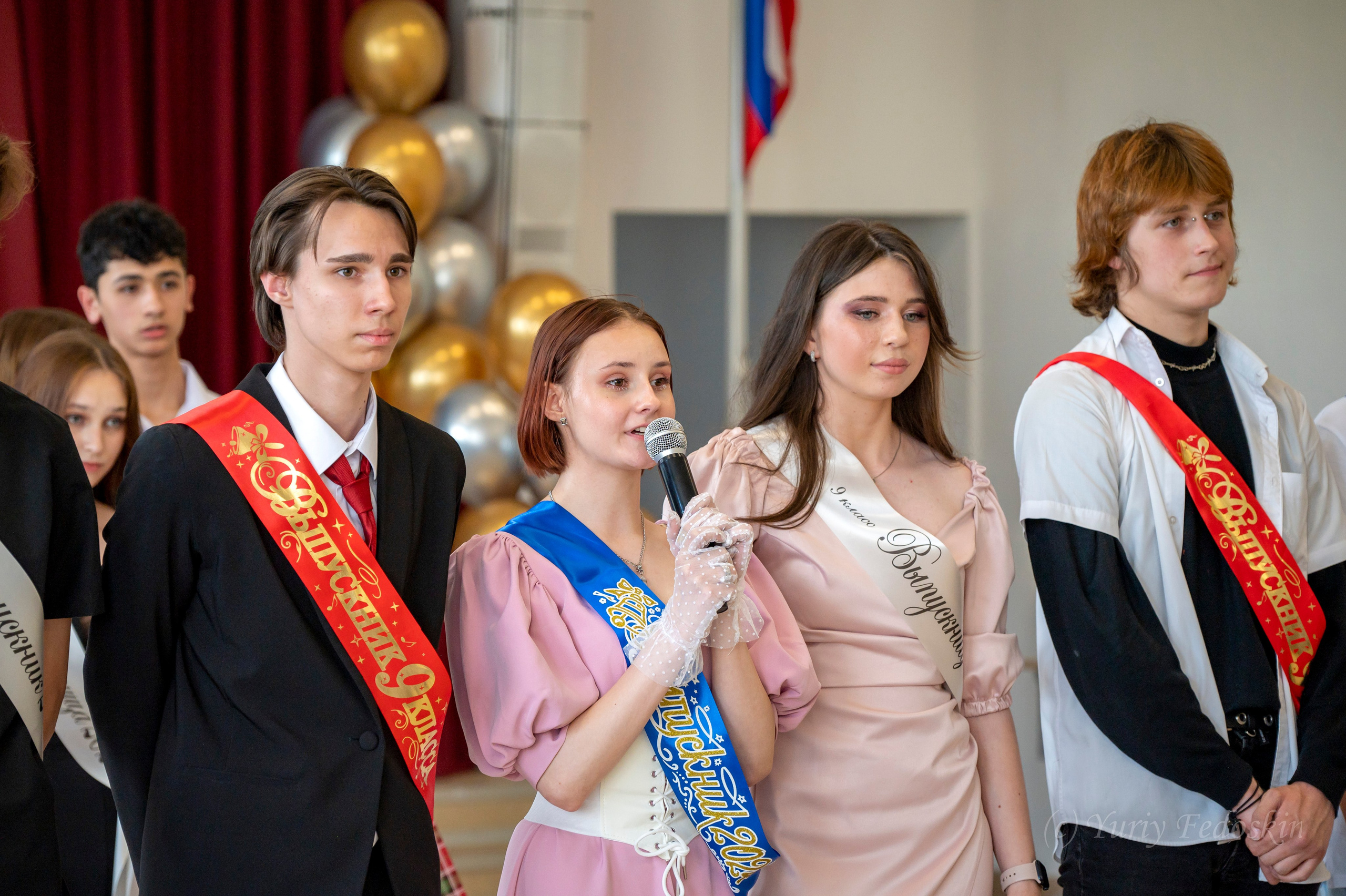 Репортаж о выпускном 9 классов в школе № 7 города Королёва, 26.06.24г. Профессиональный фотограф интерьеров в Москве Юрий Федоскин