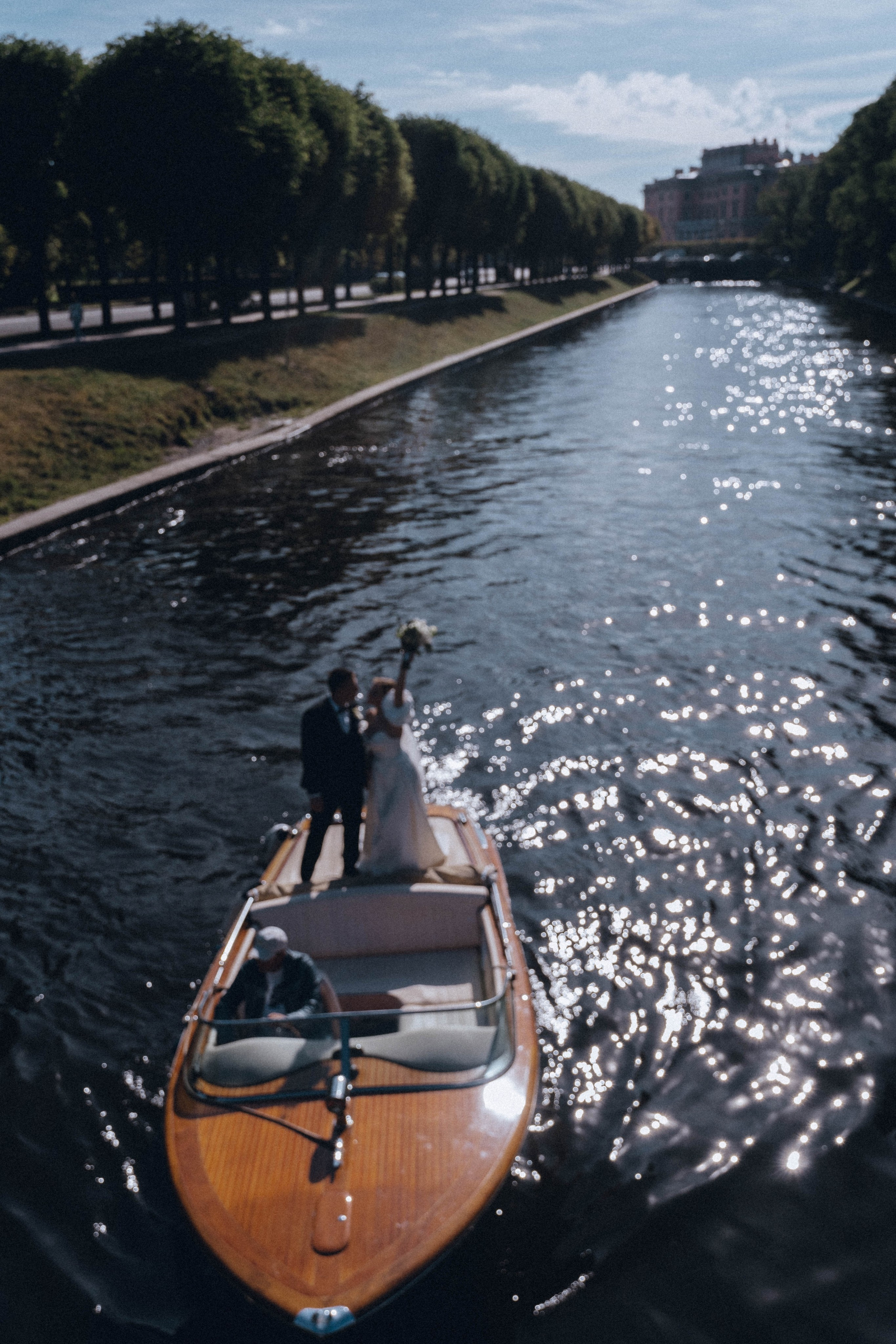 СВАДЕНБНАЯ СЬЕМКА НА КАТЕРЕ ПО КАНАЛАМ САНКТ-ПЕТЕРБУРГА И В АКВАТОРИИ НЕВЫ. Профессиональный фотограф, Санкт-Петербург — Виктория Богомолова