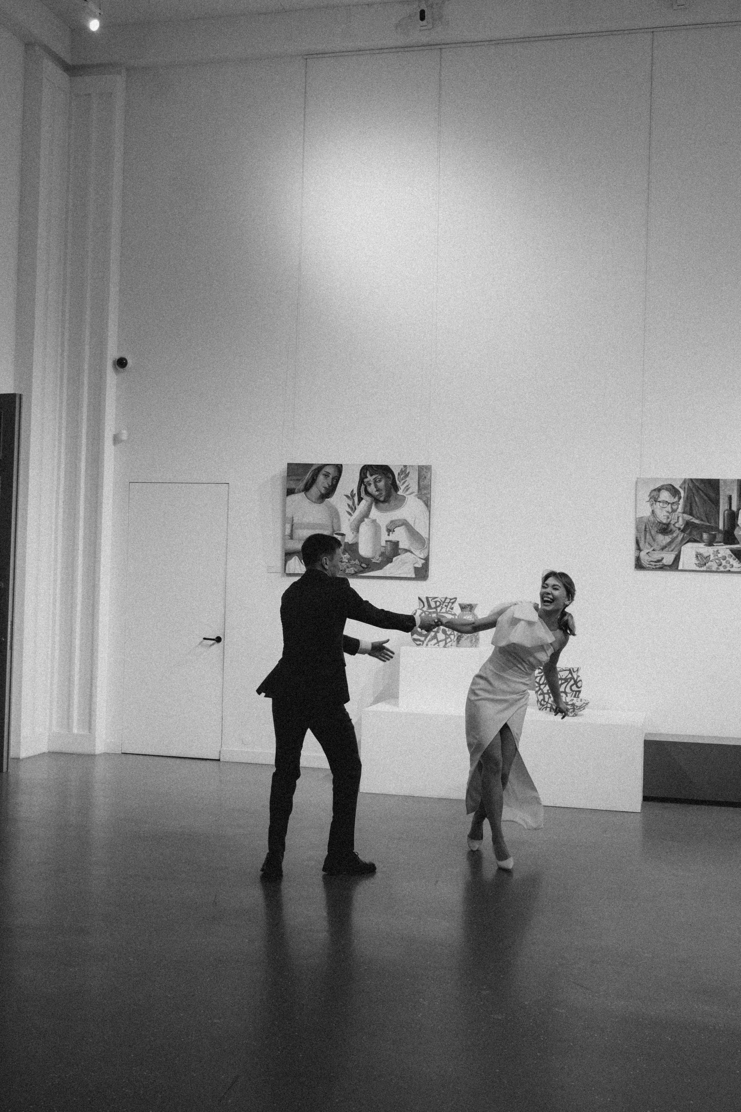 Свадебная прогулка в кинотеатре Рекорд. Свадебный фотограф Нижний Новгород Фатичев Артем