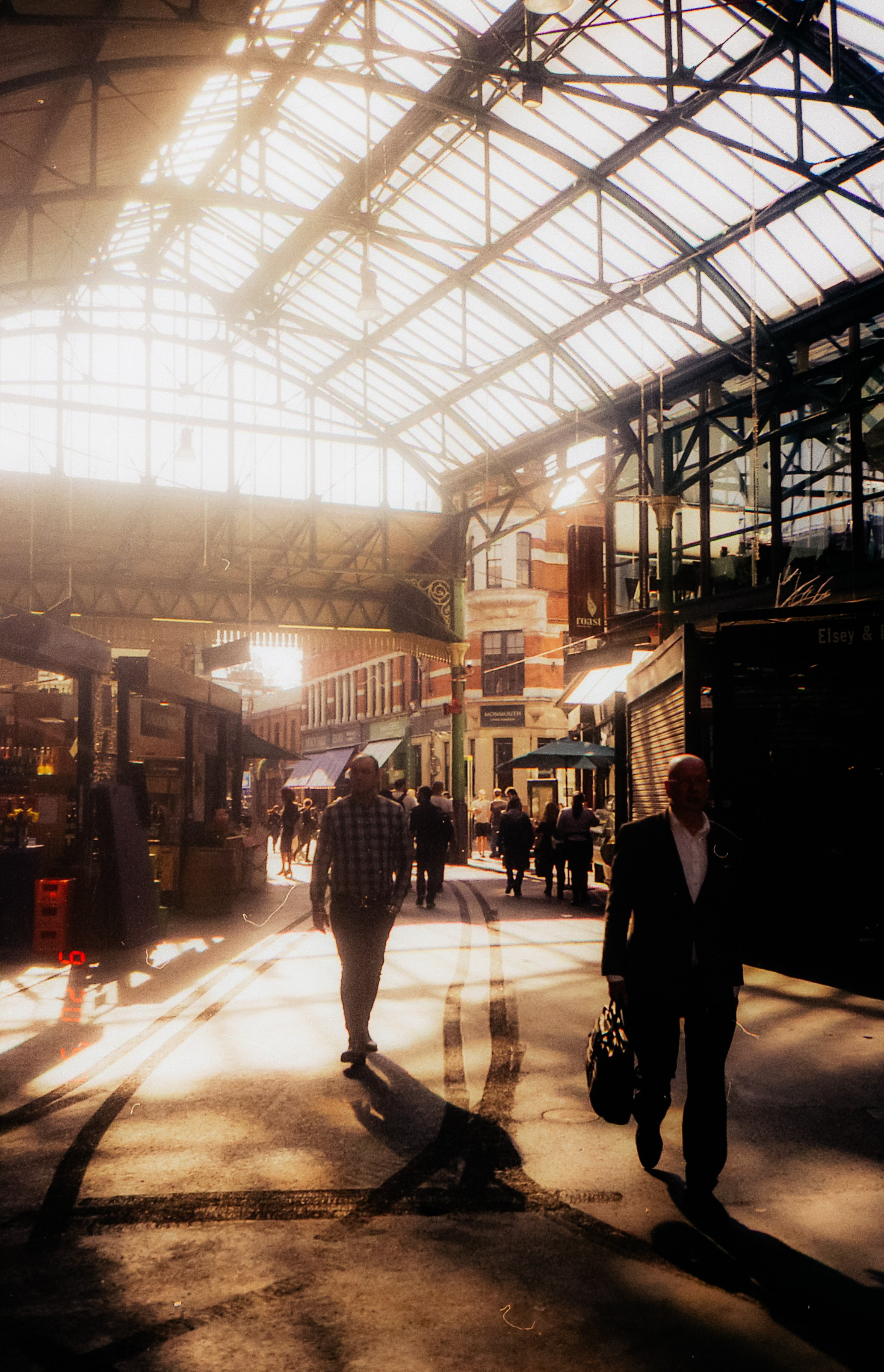 Analogue london. Iraogo