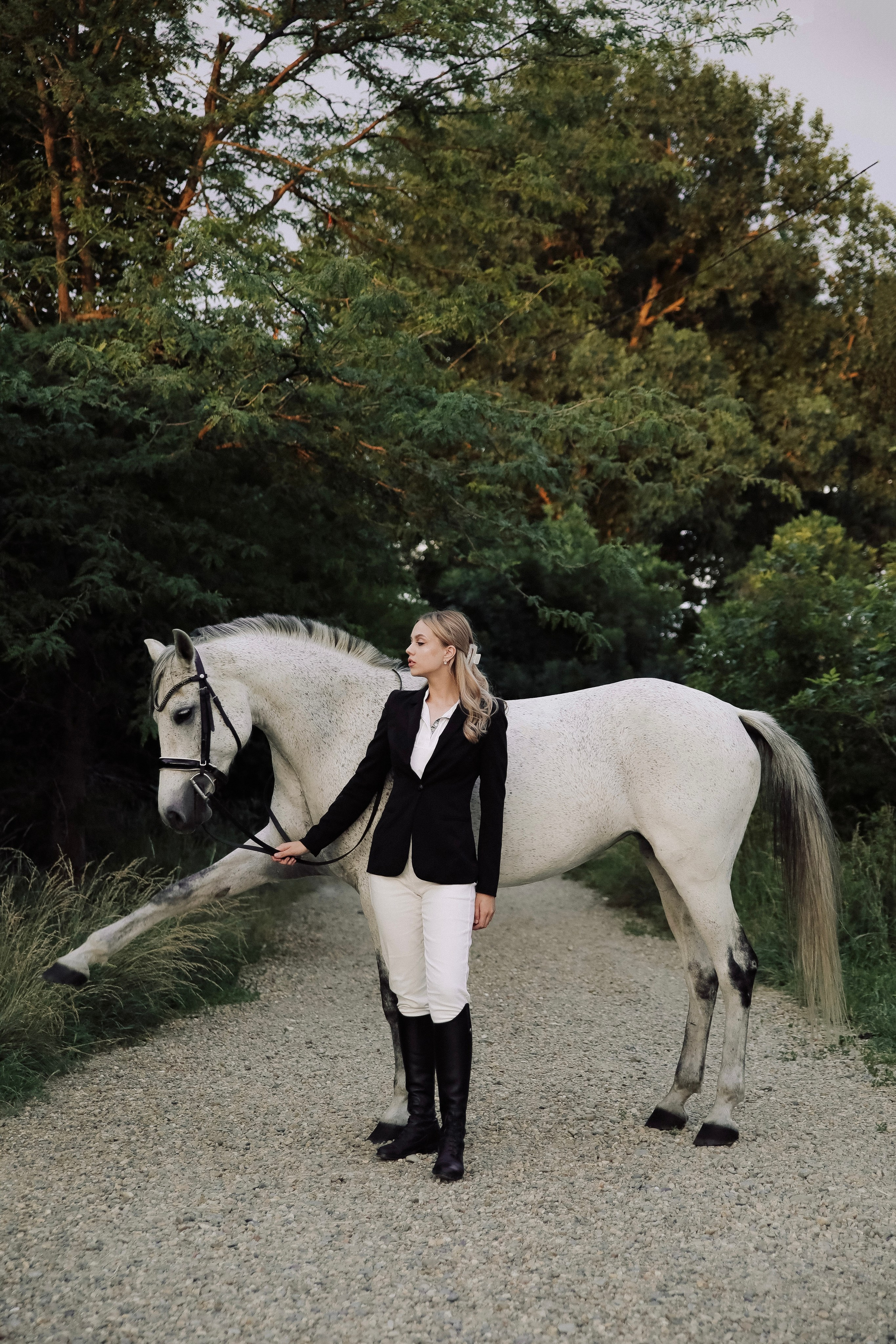 Фотопроект с лошадью Куклой и кане-корсо Цефеем. Семейный и конный фотограф в Краснодарском крае и Адыгее