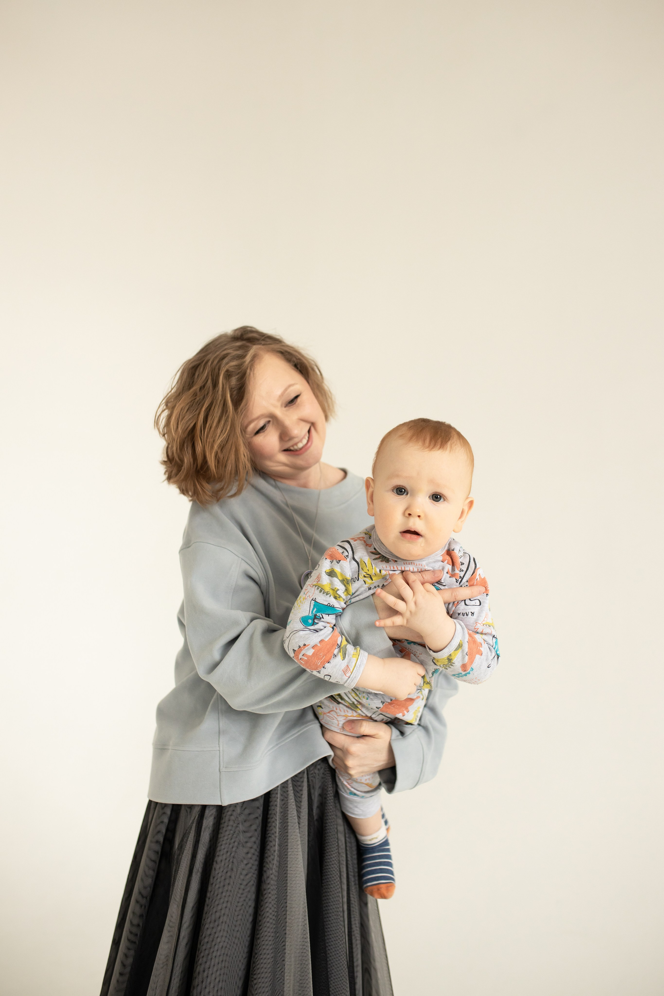 Семейная фотосессия на циклораме с естественным светом. Фотограф в Железнодорожном и Балашихе