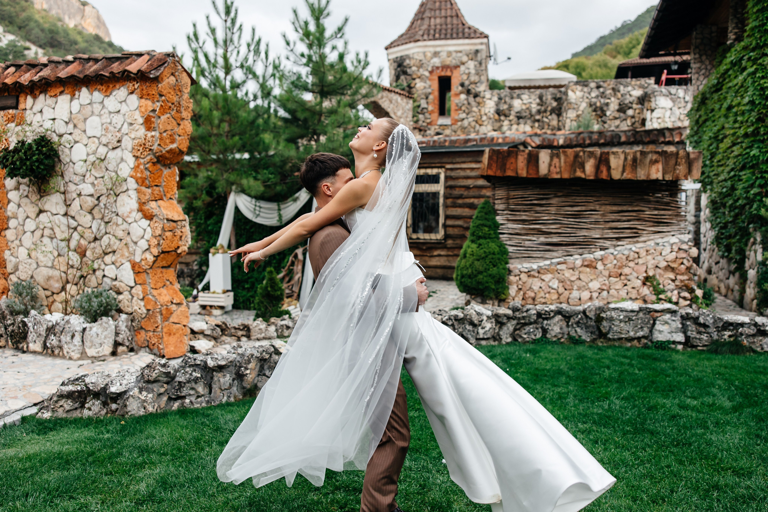 Анонс свадьбы для Павла и Евгении. Усадьба Феодоро. Свадебный фотограф в Крыму и Севастополе Ольга Баскакова