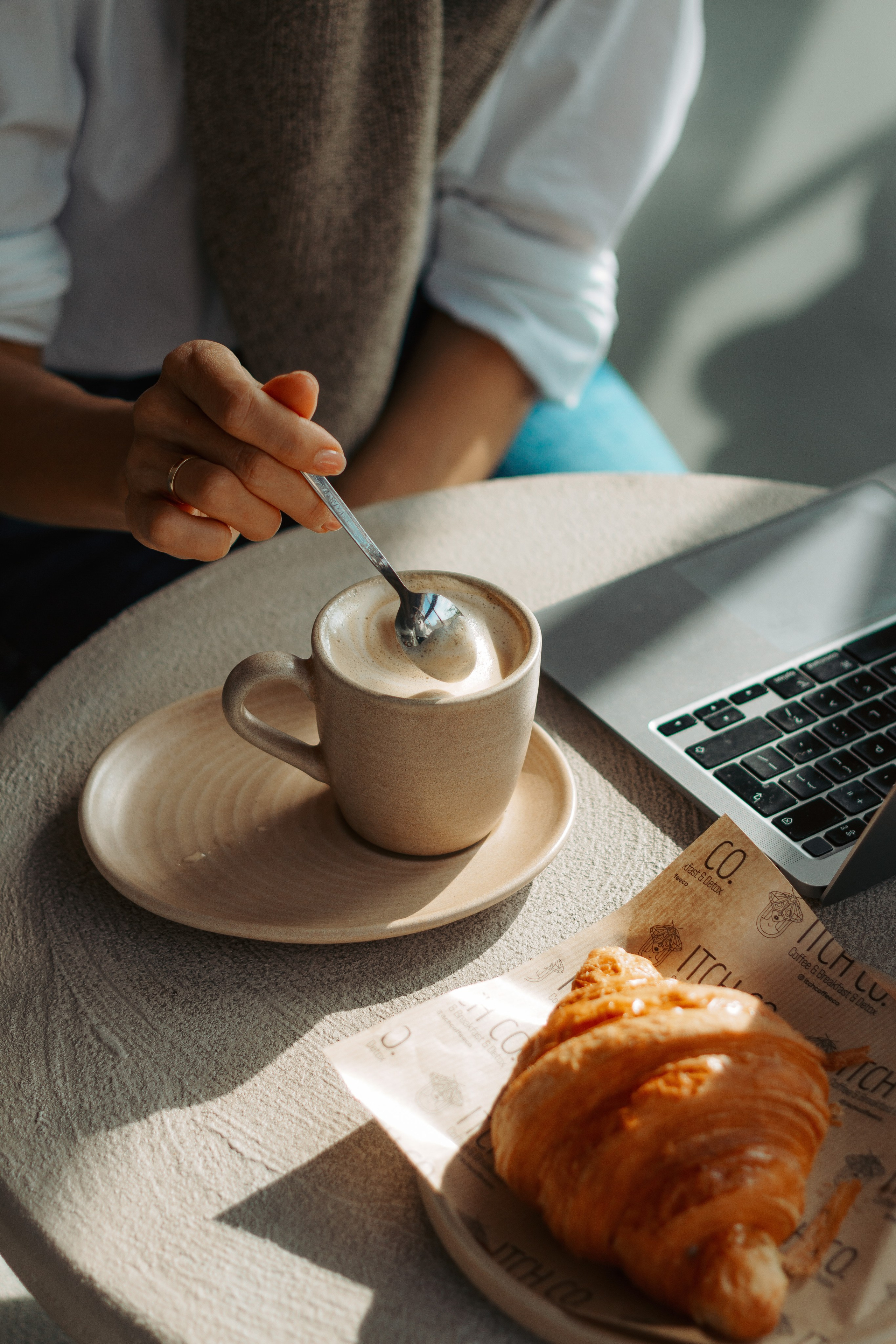 Ralina. İrandek. Fotoğrafçı. İzmir