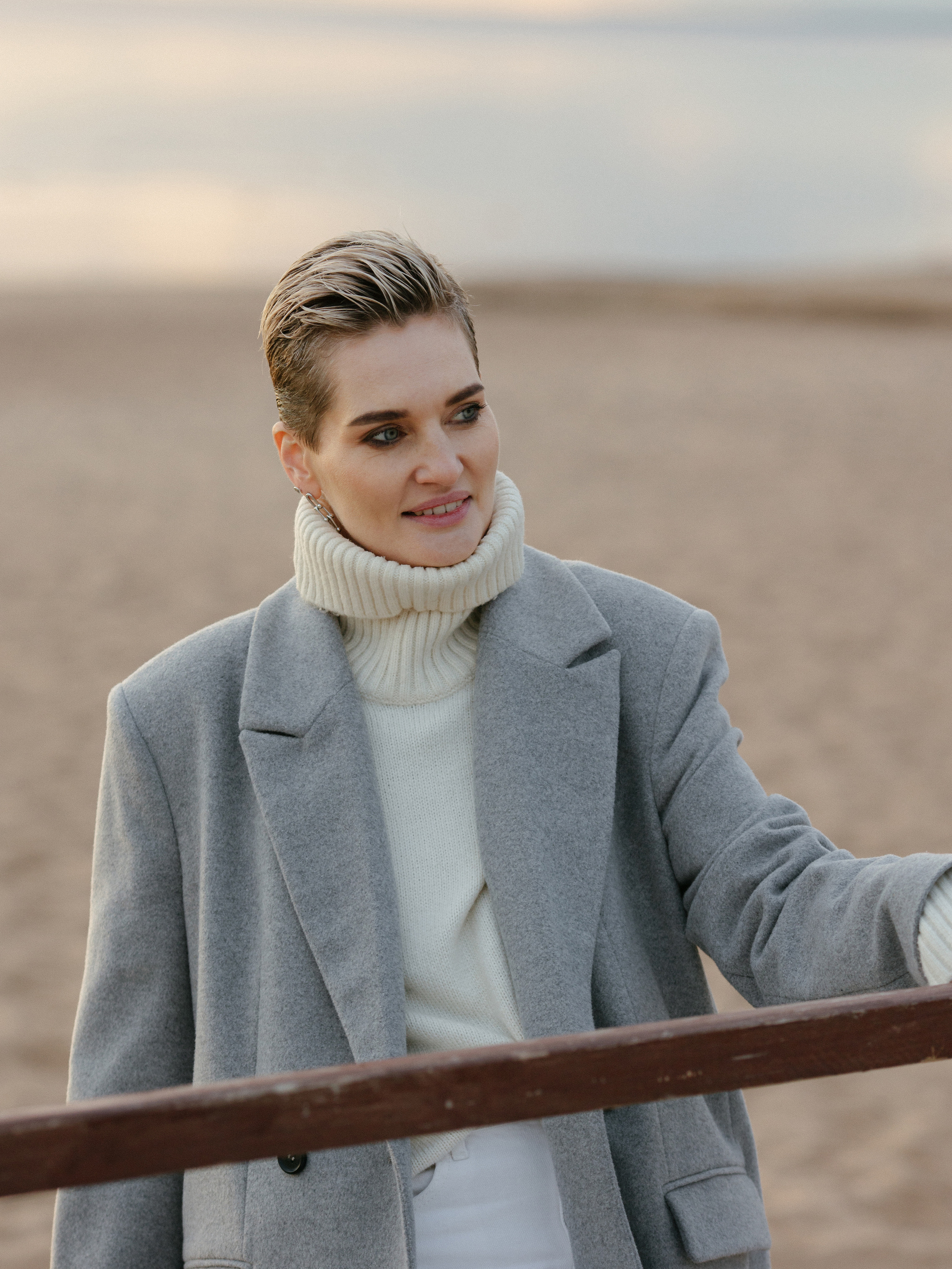 Ира на пляже. Контент фотограф в Санкт-Петербурге Елена Кегель