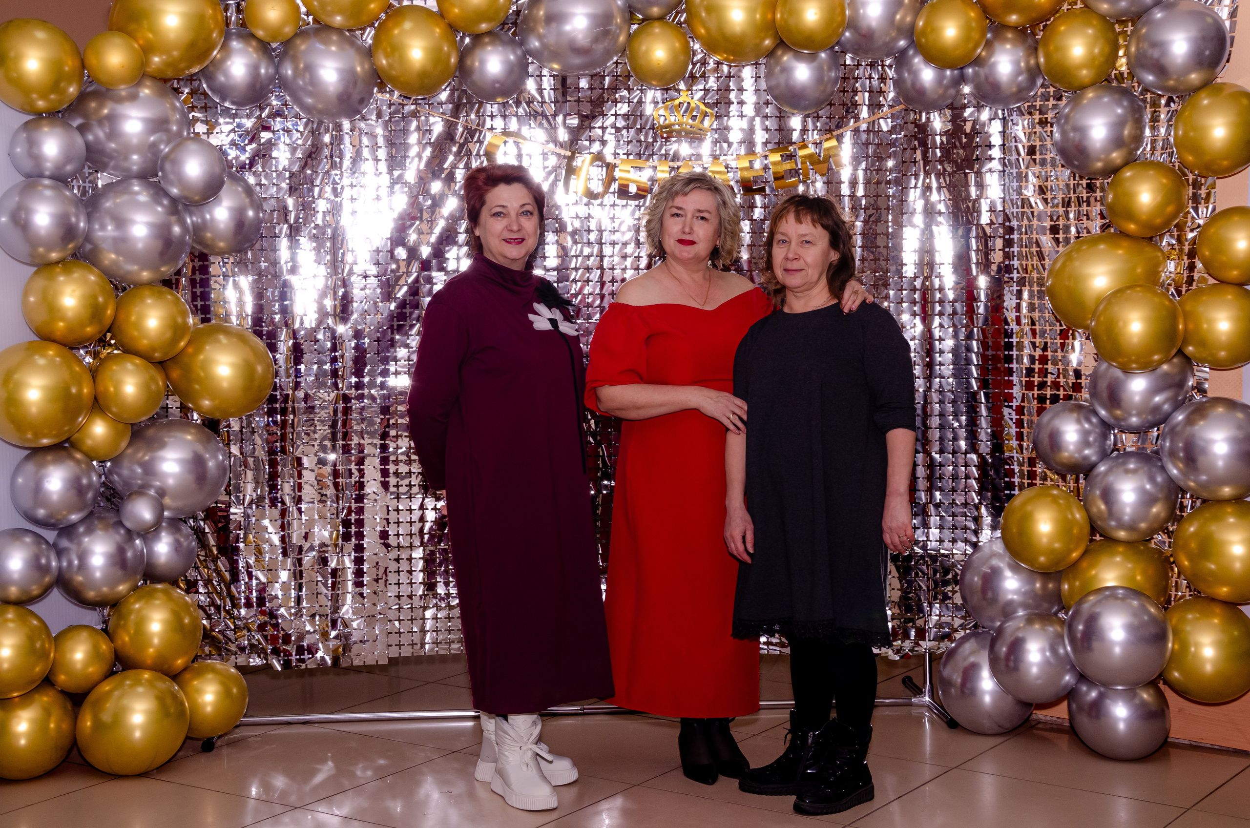 Корпоративные, Юбилейные, выпускные (школа, садик)фотосессии. Фотография — это миг, который фиксирует вечность