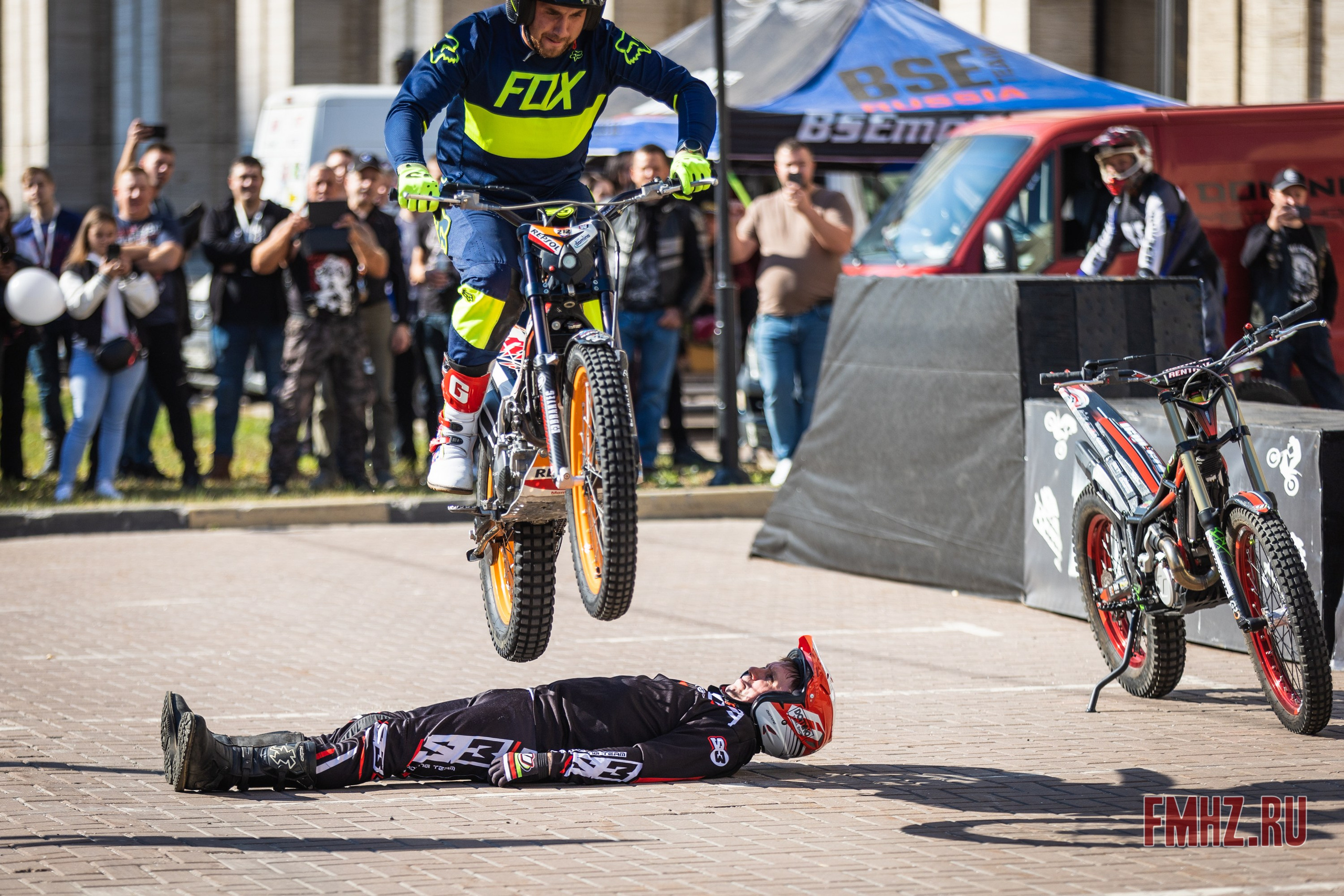Закрытие Мотосезона 2023 на проспекте Академика Сахарова. Фотограф Владимир Охрименко